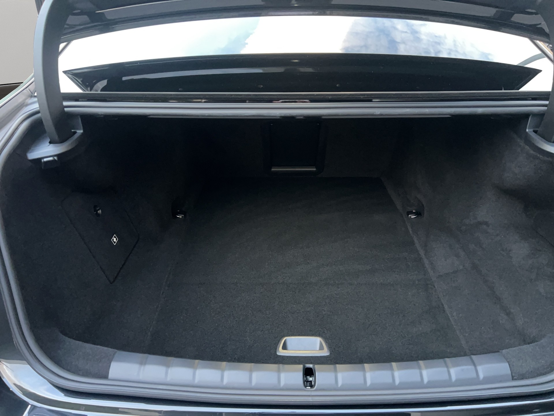 BMW i7 M70 xDrive-image-20