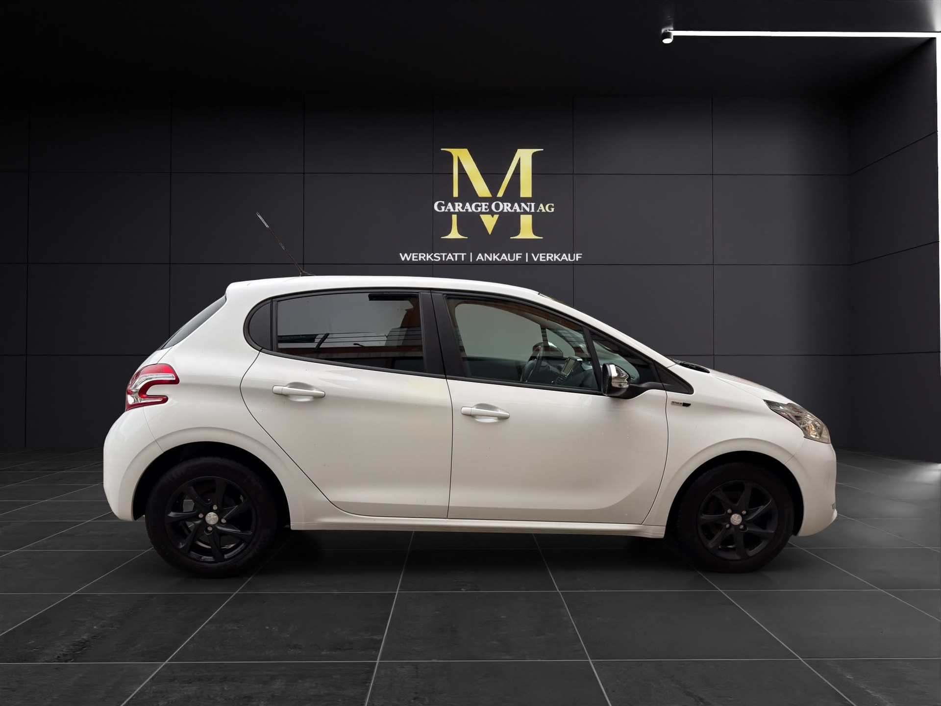 PEUGEOT 208 1.2 VTI Access-image-5