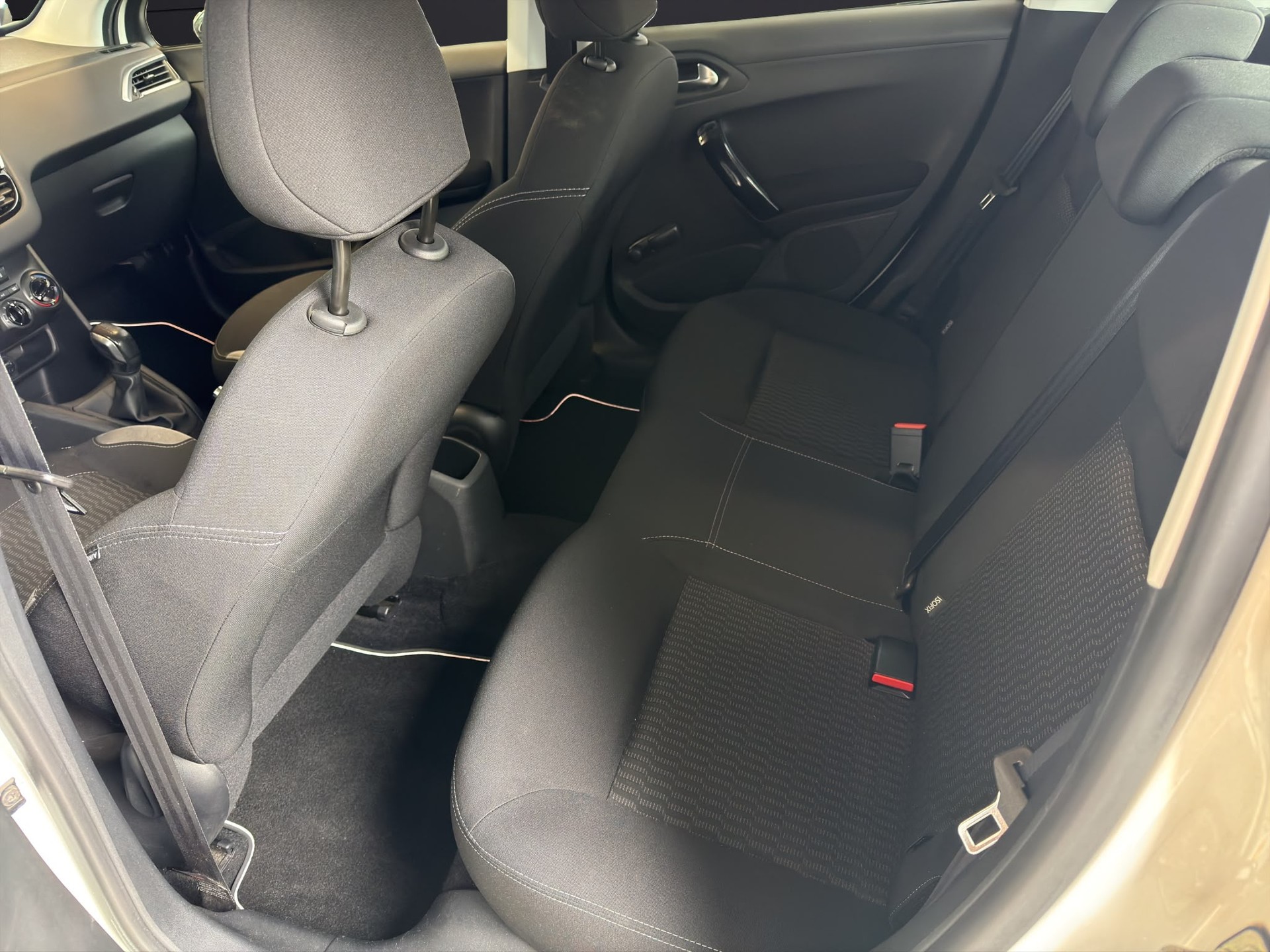 PEUGEOT 208 1.2 VTI Access-image-10