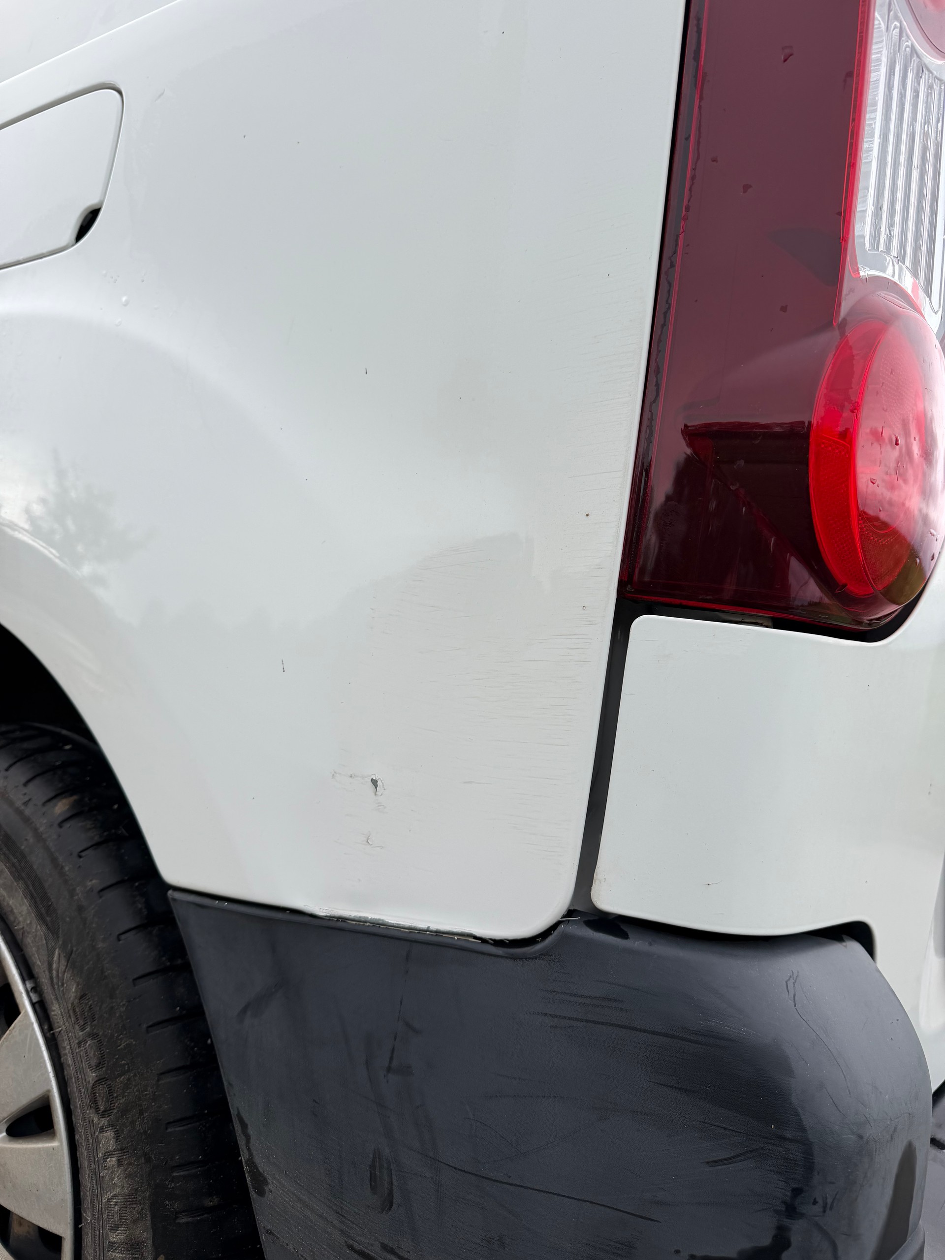 CITROEN 1.6 HDi 90 DPF Confort-image-4