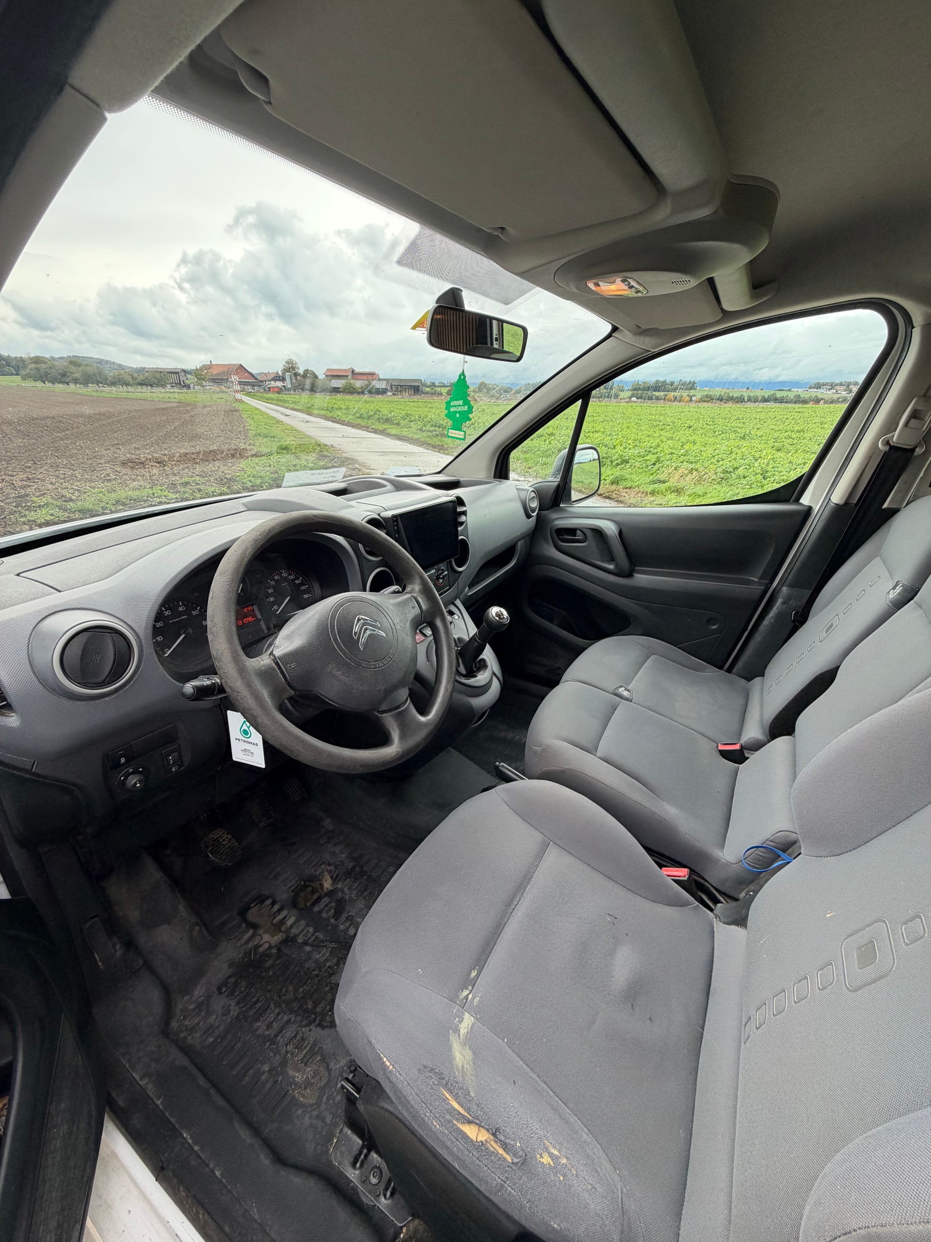 CITROEN 1.6 HDi 90 DPF Confort-image-8