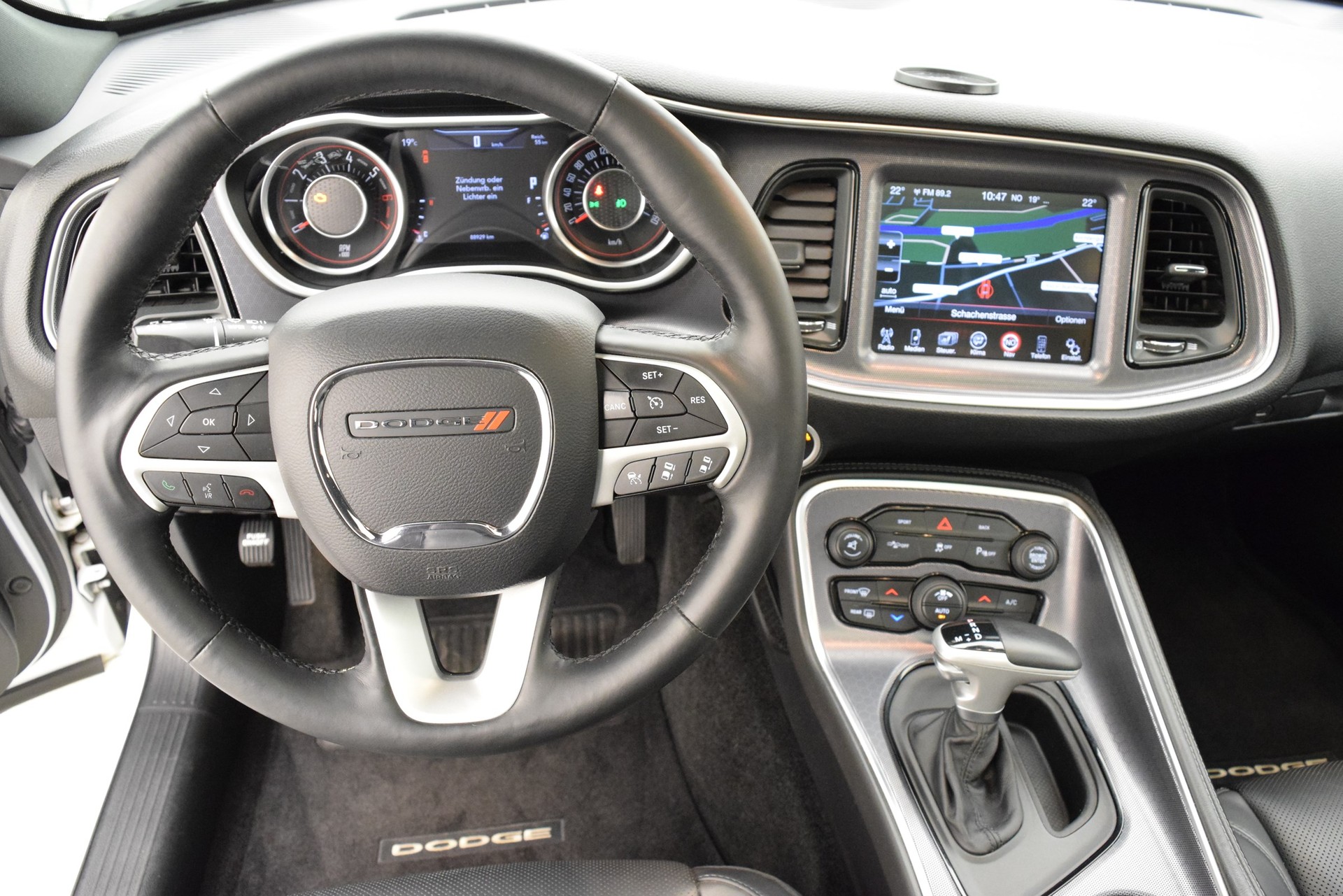 DODGE Challenger R/T 5.7-image-11