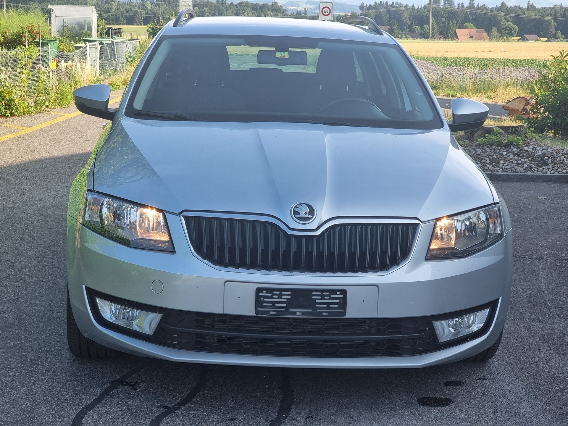 SKODA Octavia Combi 1.6 TDI Ambition 4x4-image-1