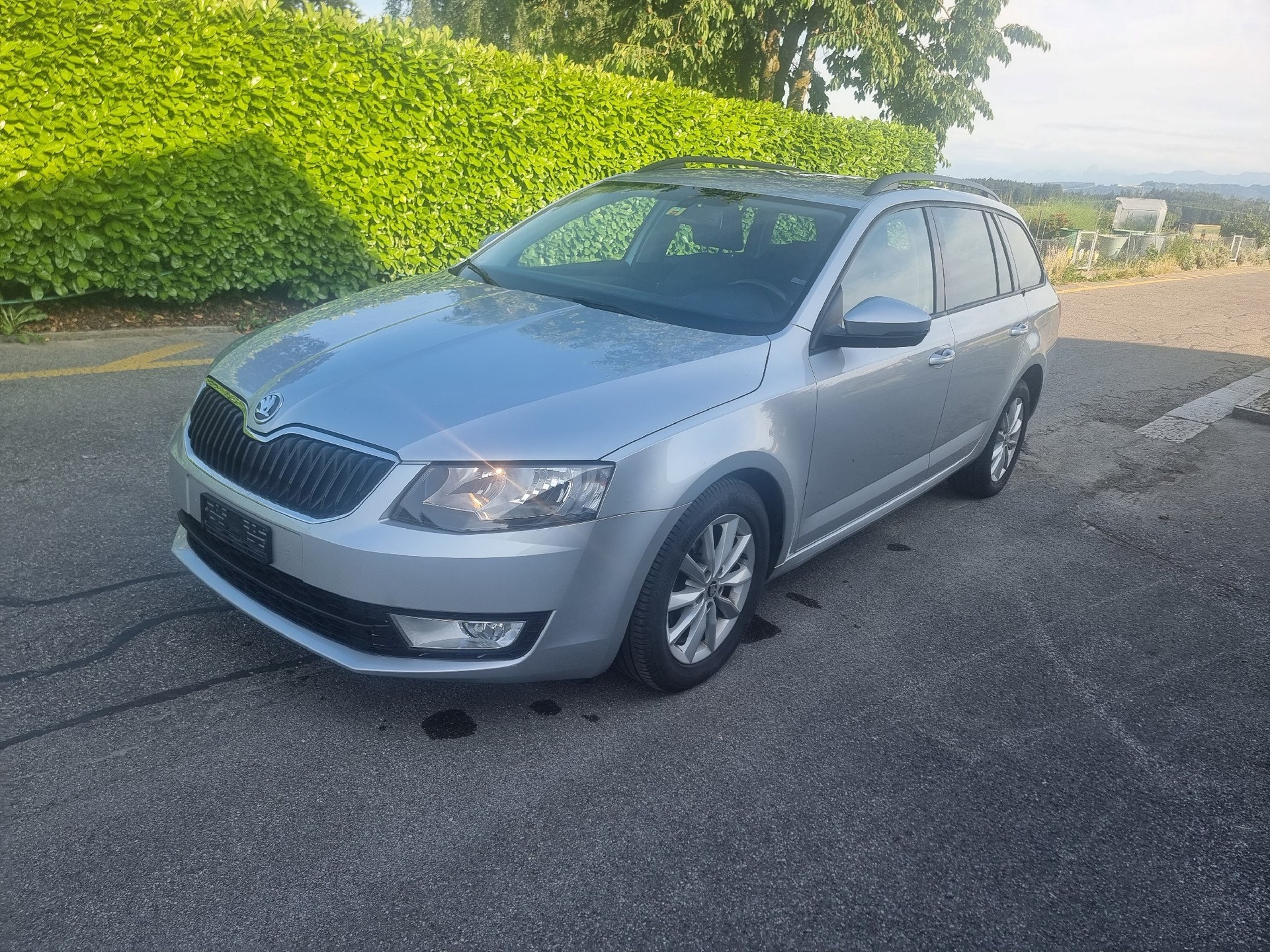 SKODA Octavia Combi 1.6 TDI Ambition 4x4-image-2