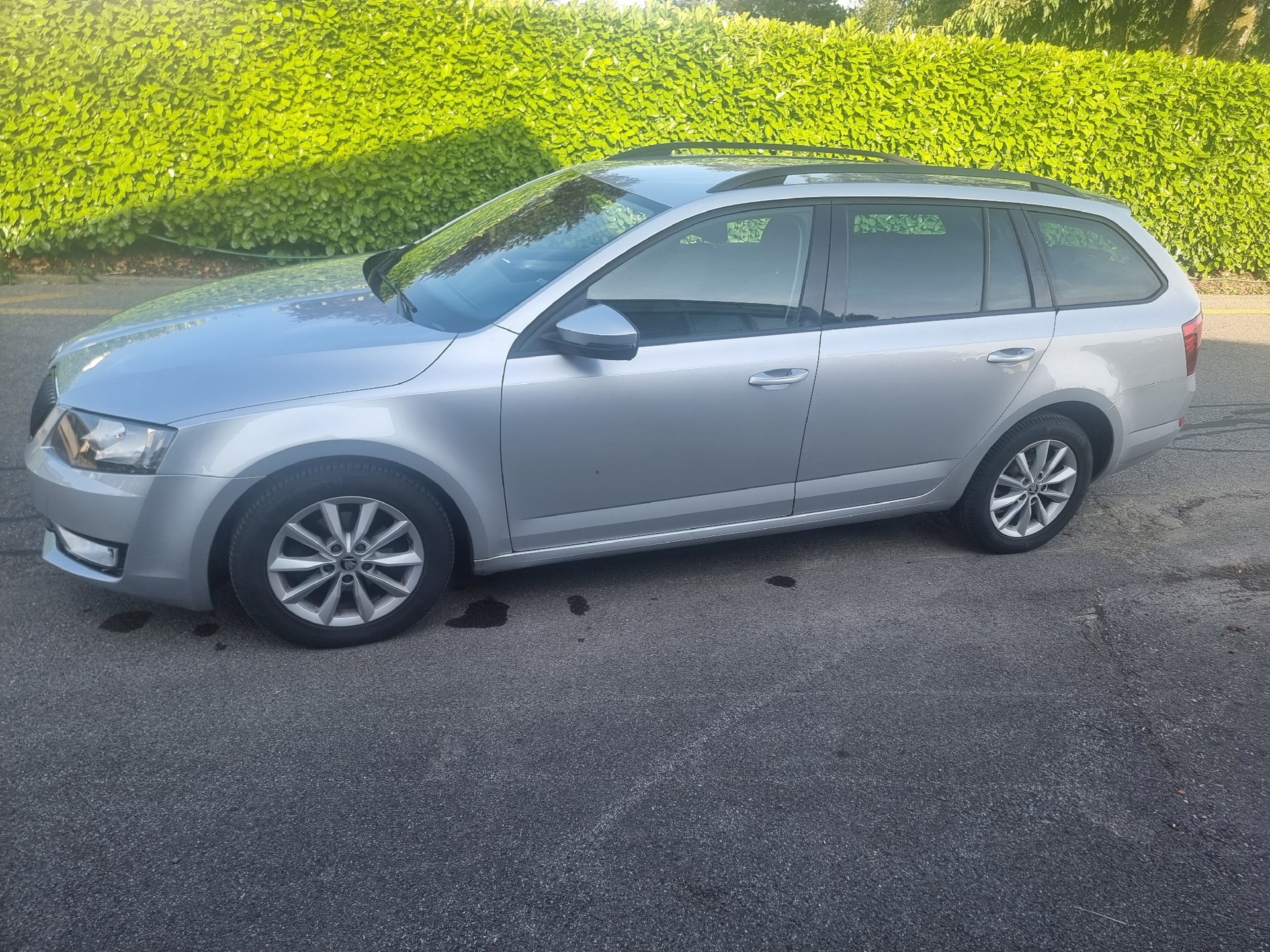 SKODA Octavia Combi 1.6 TDI Ambition 4x4-image-3