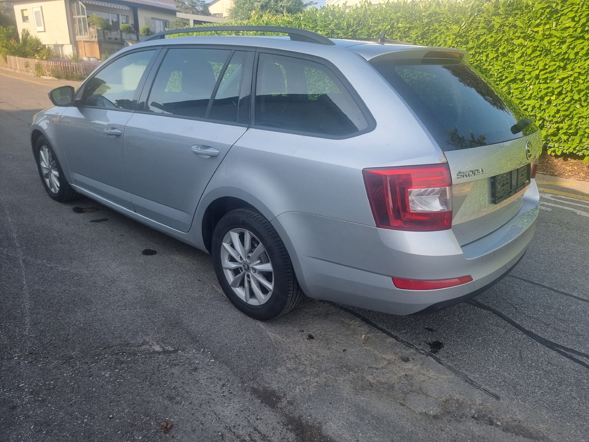 SKODA Octavia Combi 1.6 TDI Ambition 4x4-image-4
