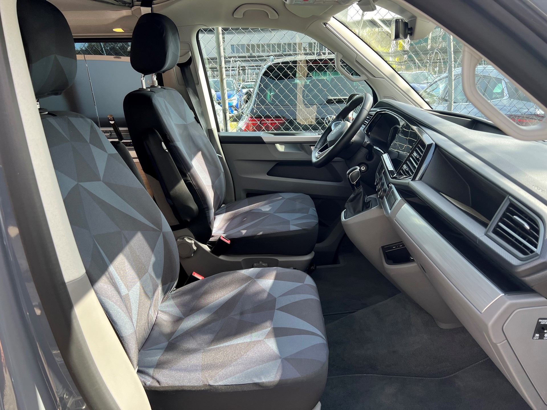 VW T6.1 California 2.0 Bi-TDI Ocean Liberty 4Motion-image-14