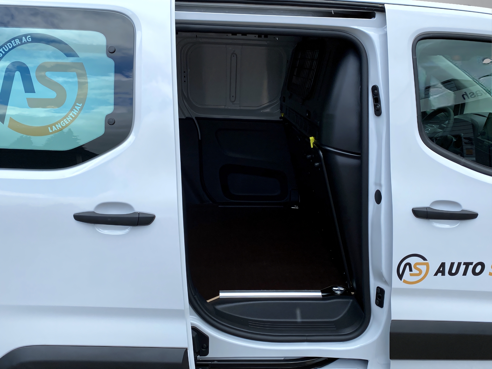 OPEL Combo-e Cargo 2.4 t Electric-image-7