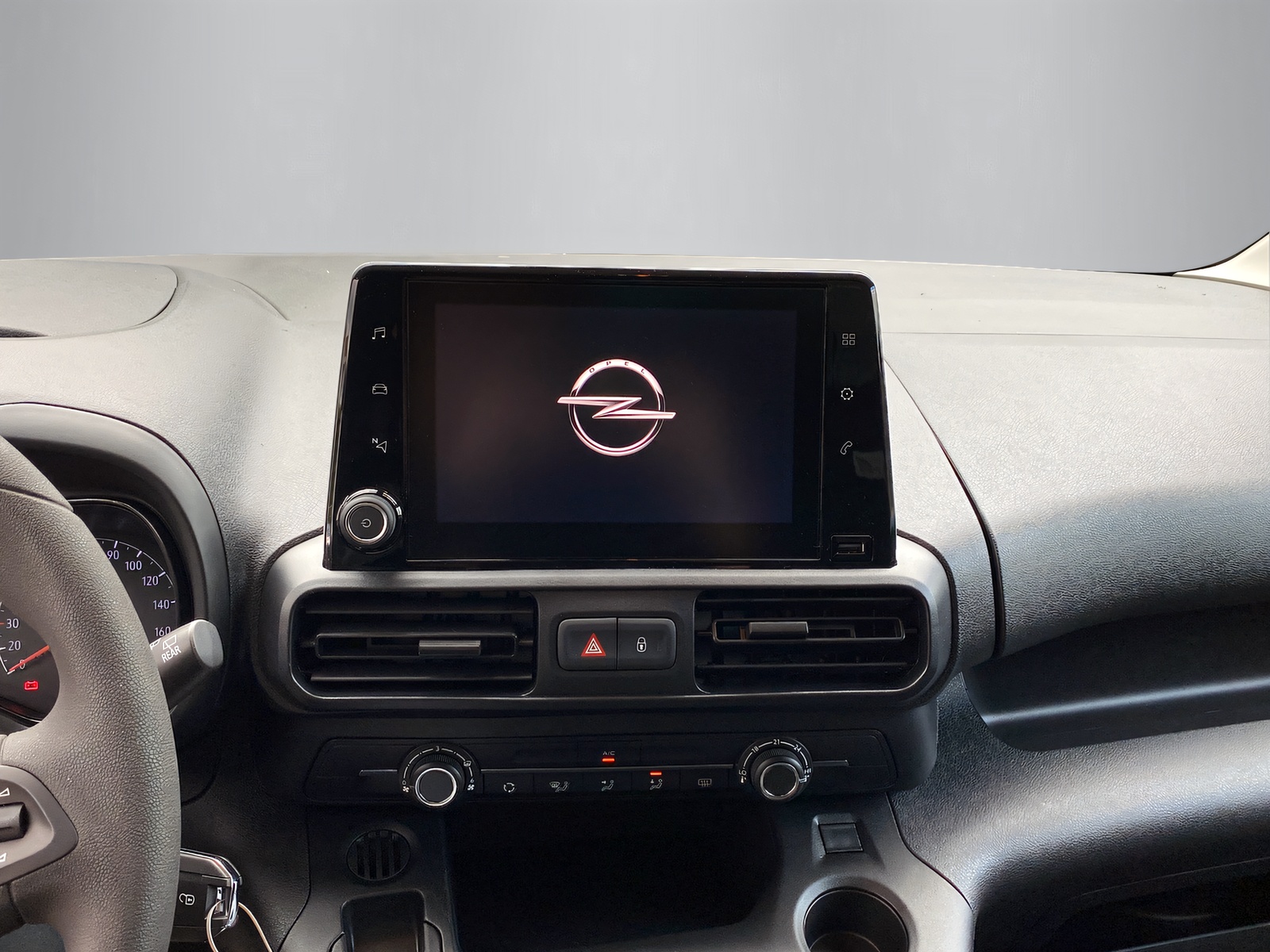 OPEL Combo-e Cargo 2.4 t Electric-image-13