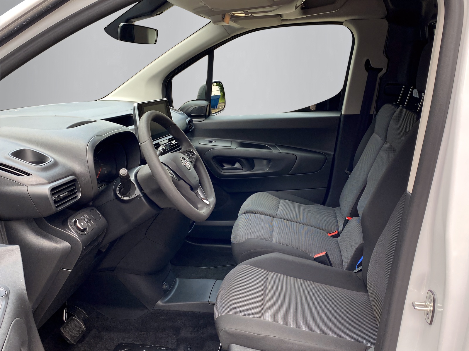 OPEL Combo-e Cargo 2.4 t Electric-image-10