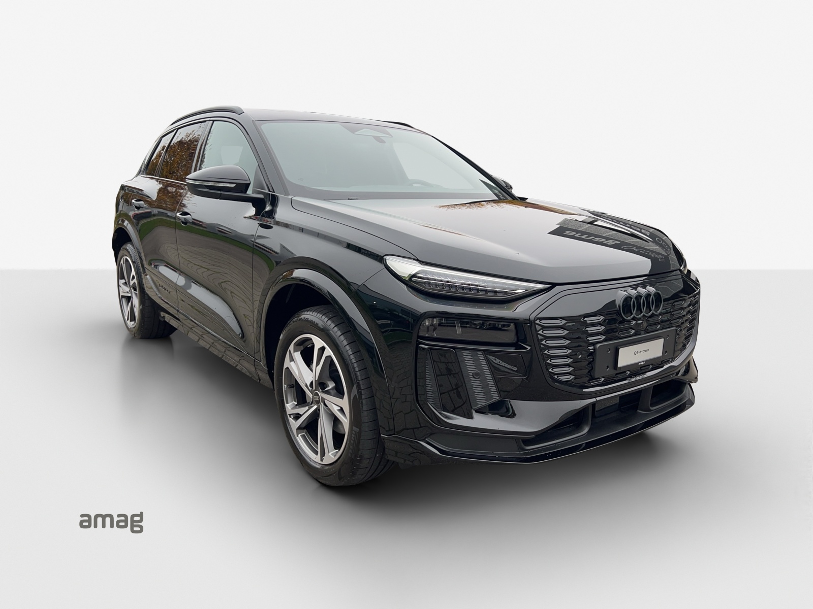 AUDI Q6 e-tron quattro-image-5