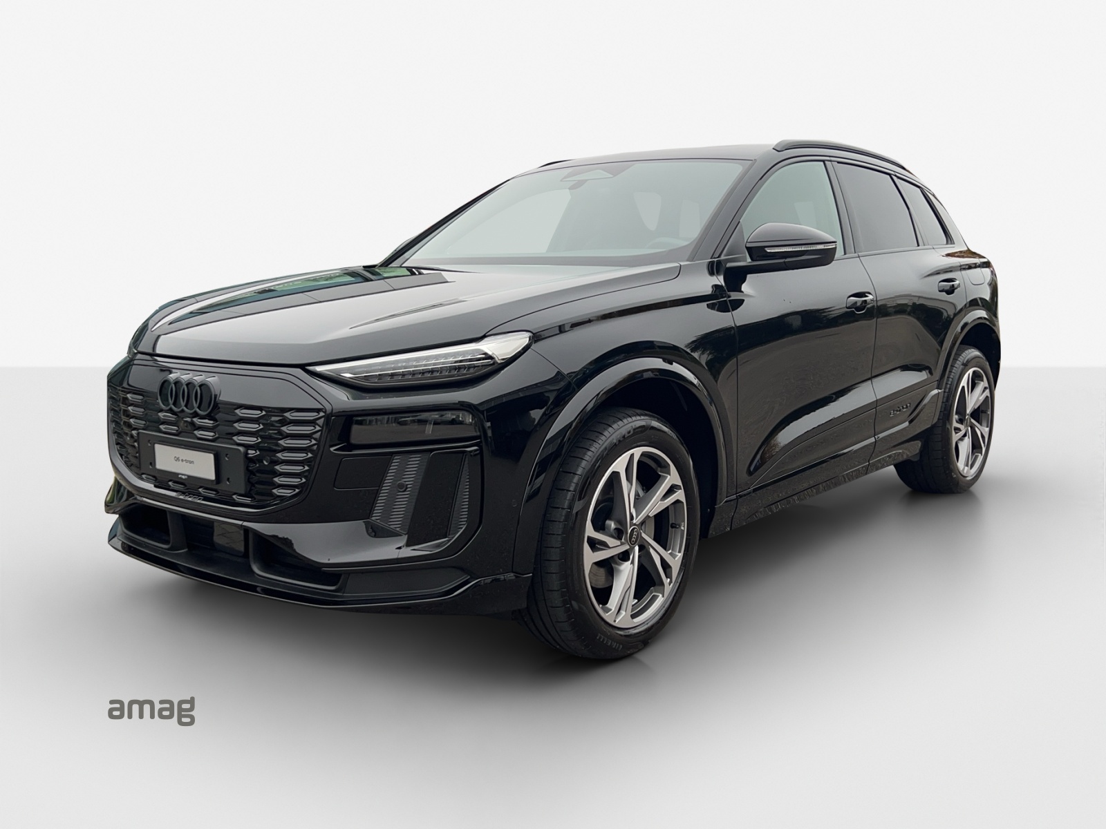 AUDI Q6 e-tron quattro-image-0