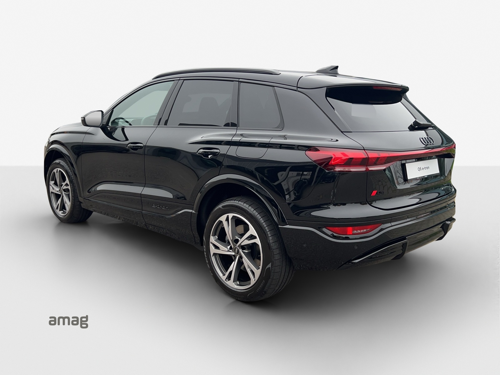 AUDI Q6 e-tron quattro-image-2