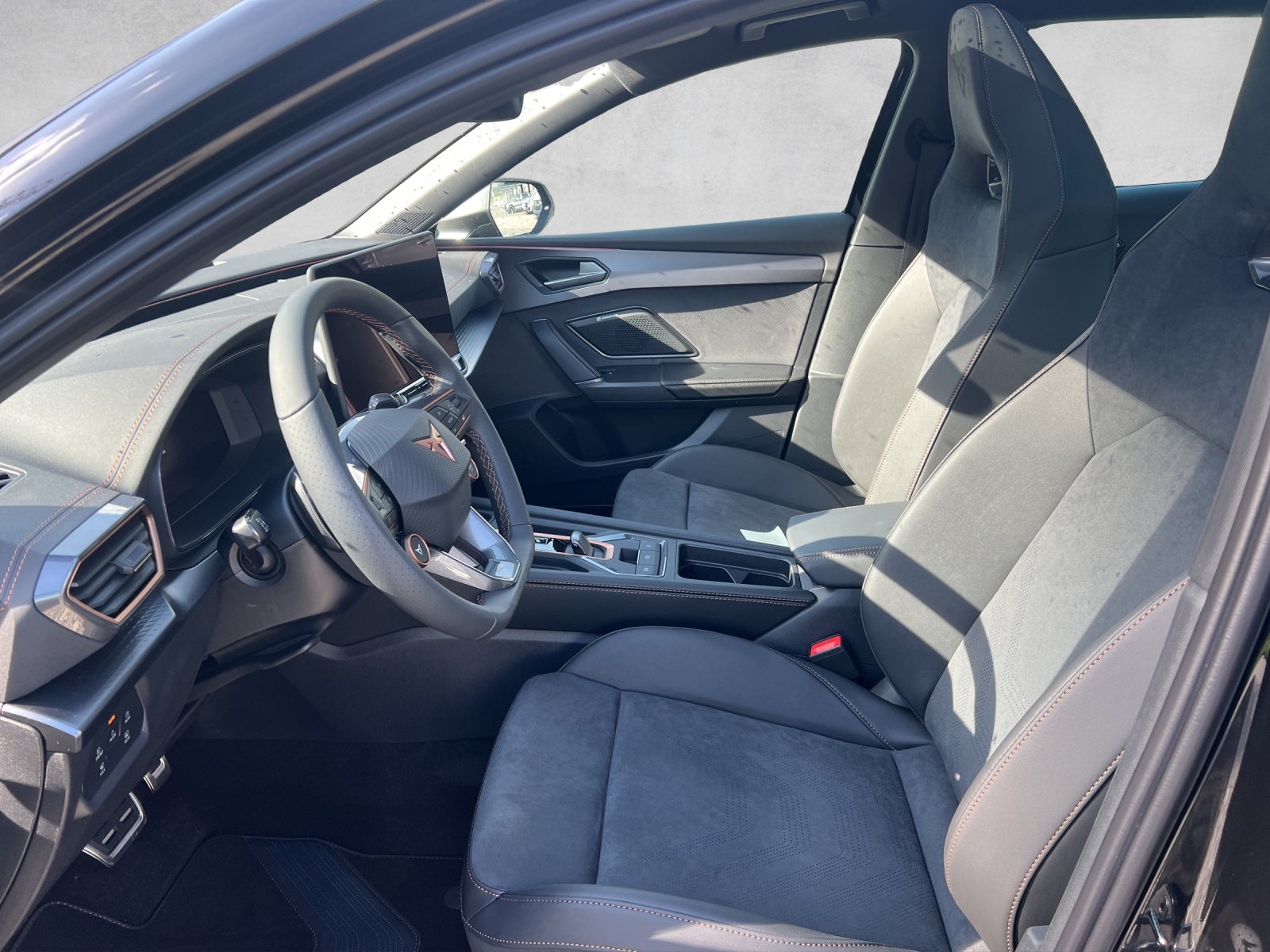 CUPRA LEON 1.5 e-HYBRID pHEV DSG-image-5