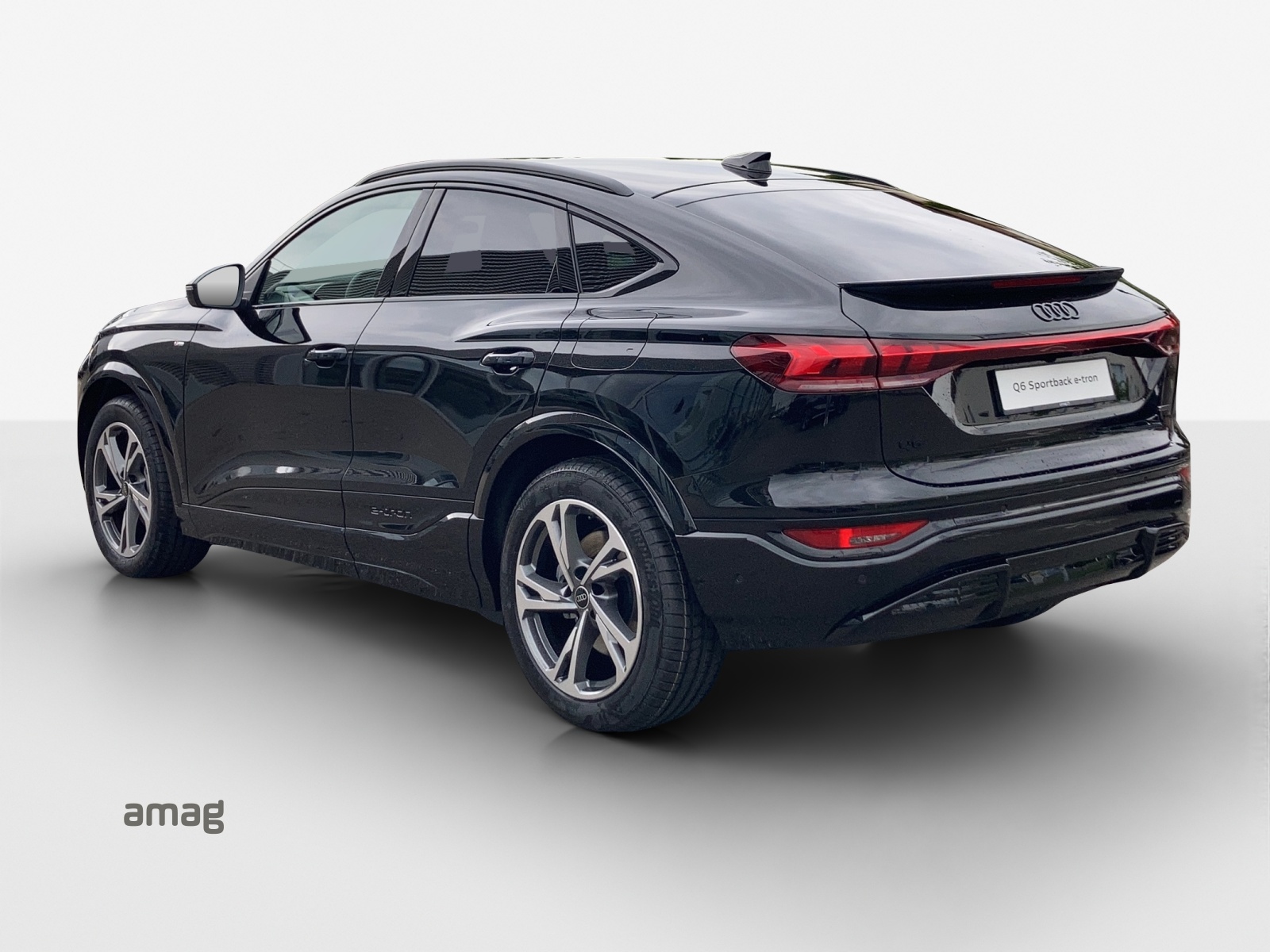 AUDI Q6 Sportback e-tron quattro-image-2