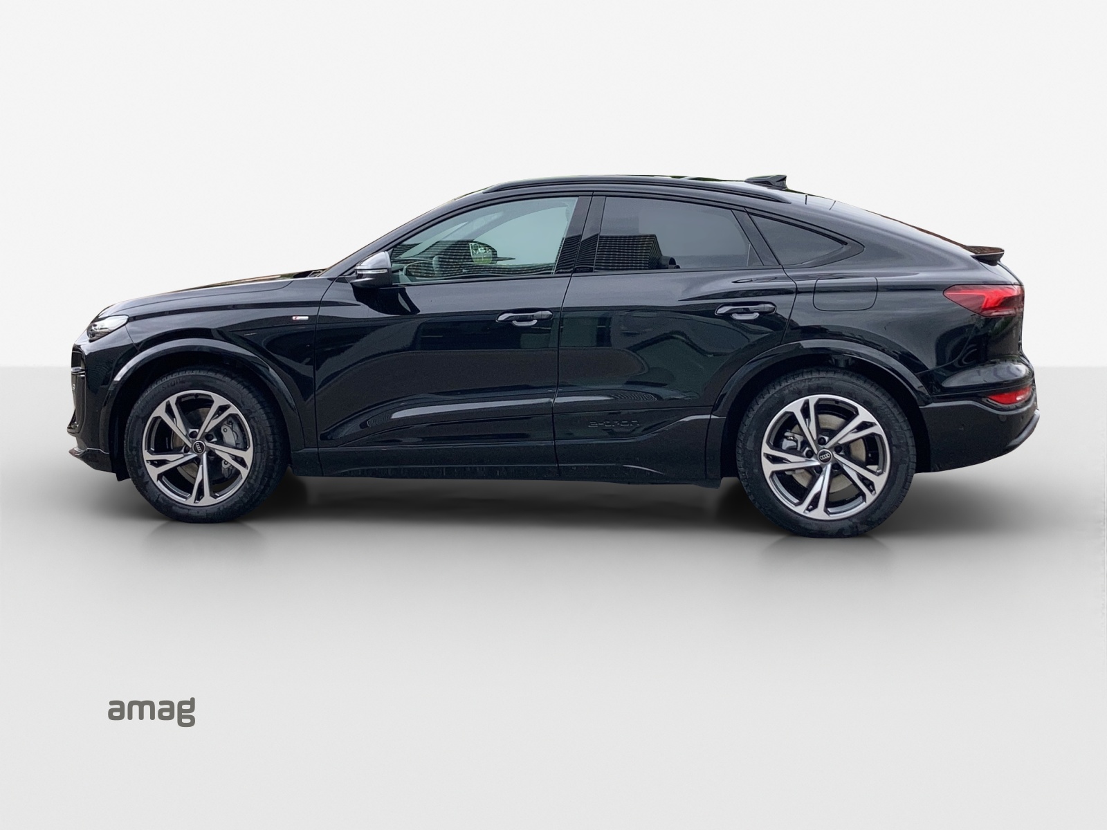 AUDI Q6 Sportback e-tron quattro-image-1