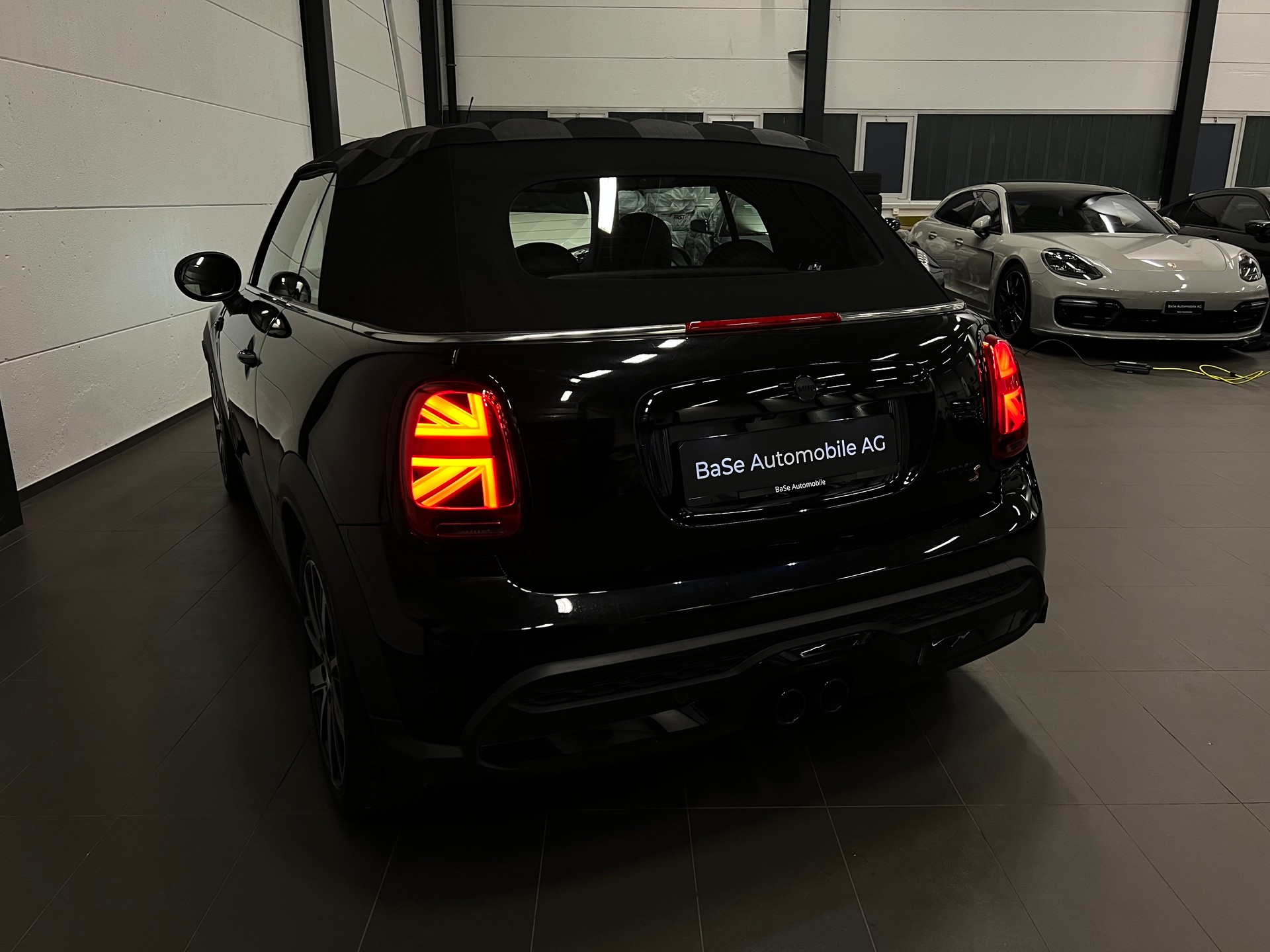 MINI Cooper S Cabriolet DKG-image-16