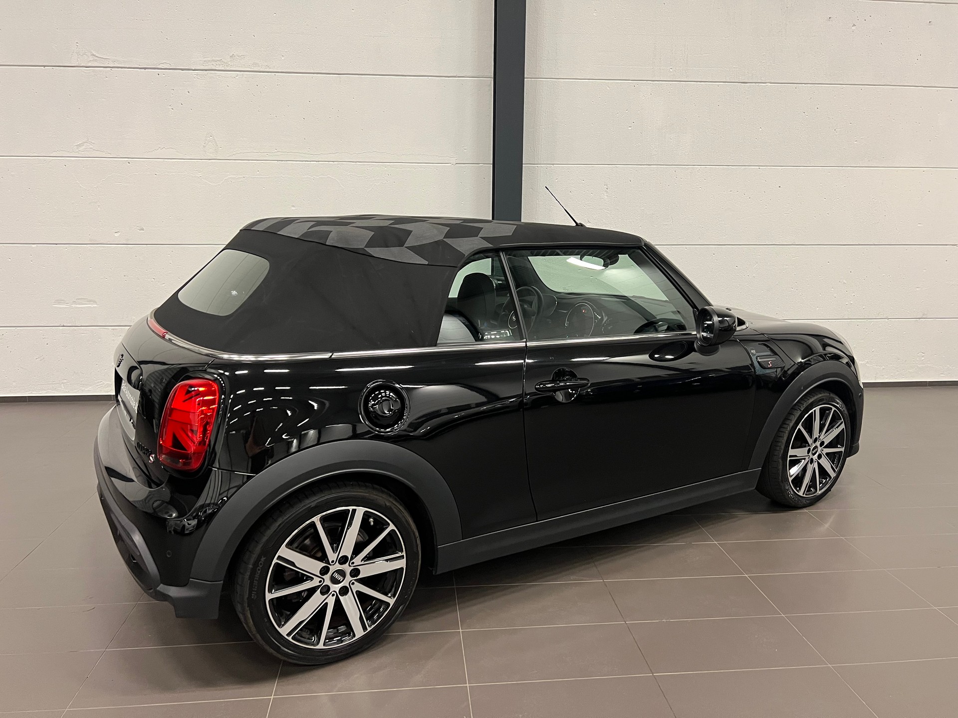 MINI Cooper S Cabriolet DKG-image-13