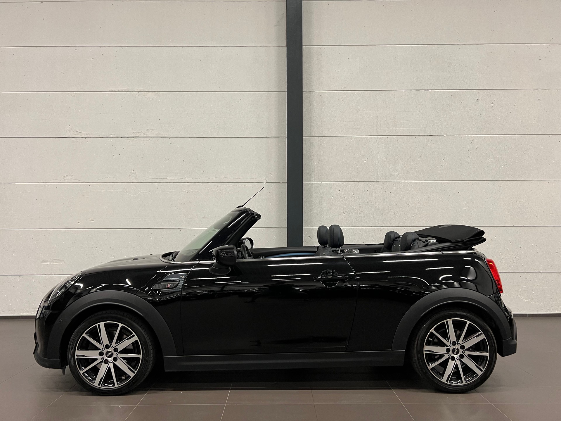 MINI Cooper S Cabriolet DKG-image-10