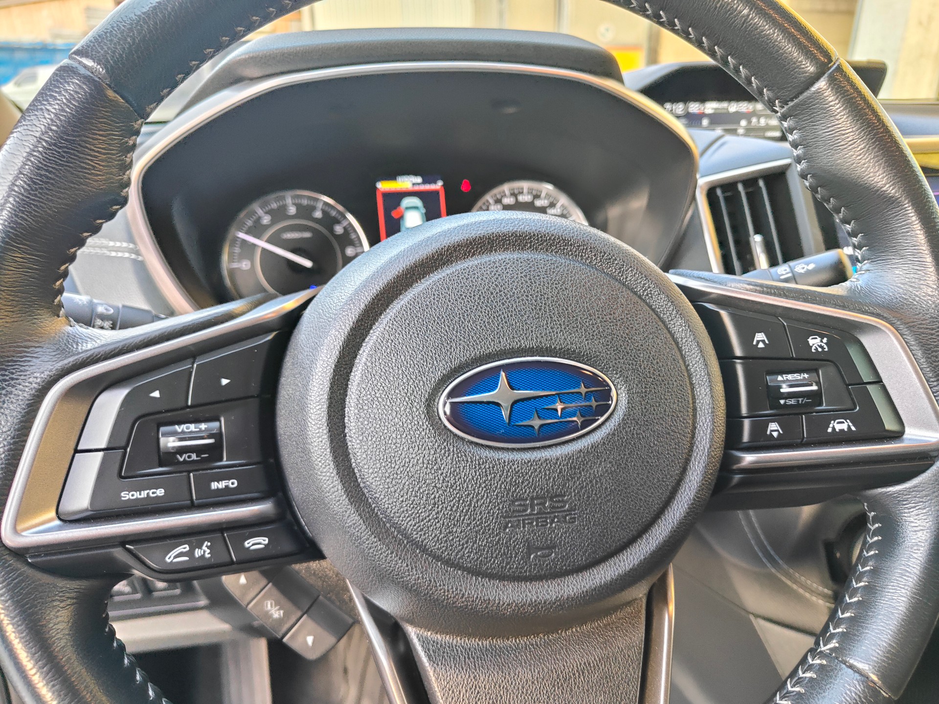 SUBARU Impreza 1.6 Swiss Plus AWD CVT-image-9