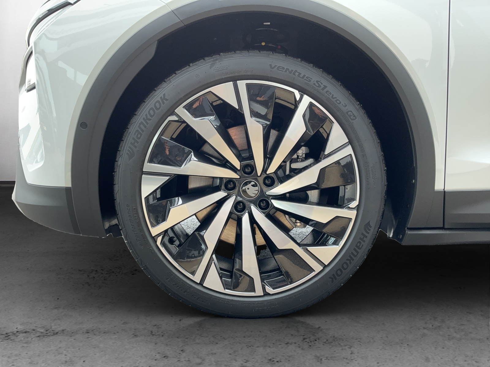 SKODA Elroq 85 Sportline-image-12