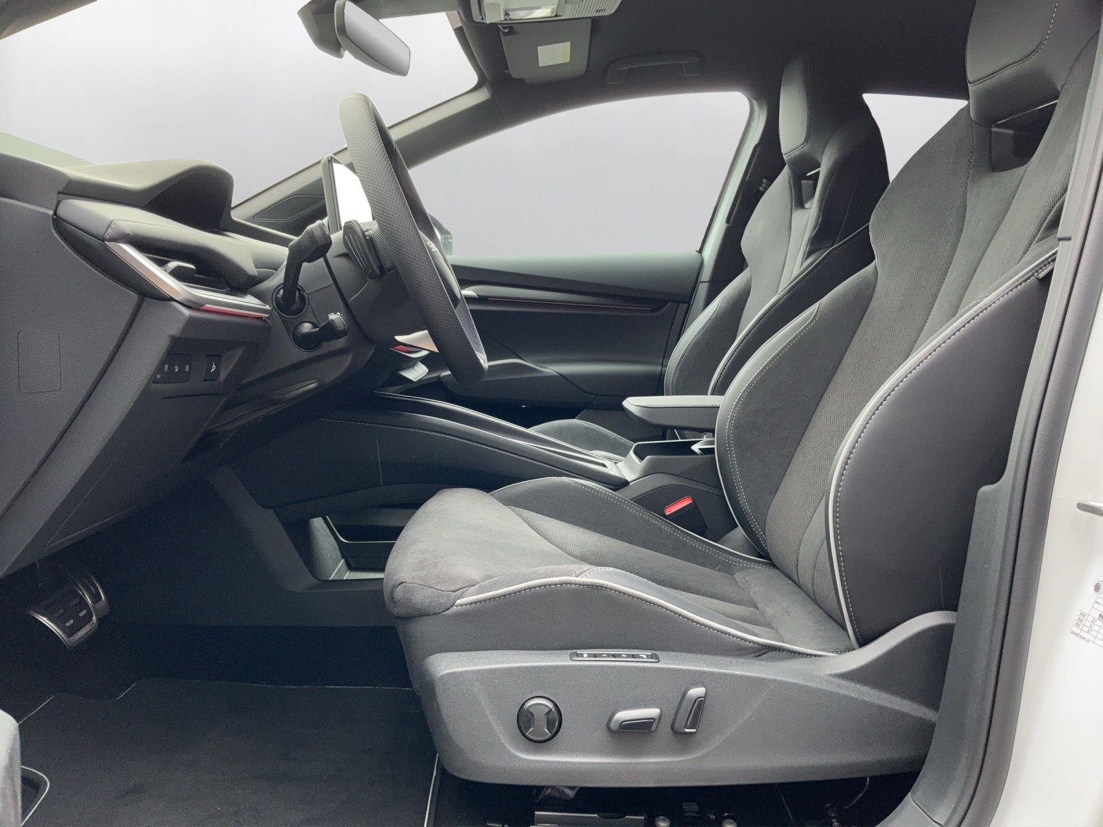 SKODA Elroq 85 Sportline-image-9