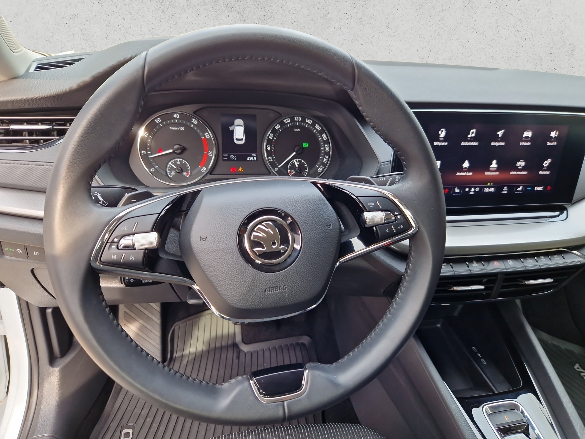 SKODA Octavia Combi 1.5 TSI mHEV Ambition DSG-image-9