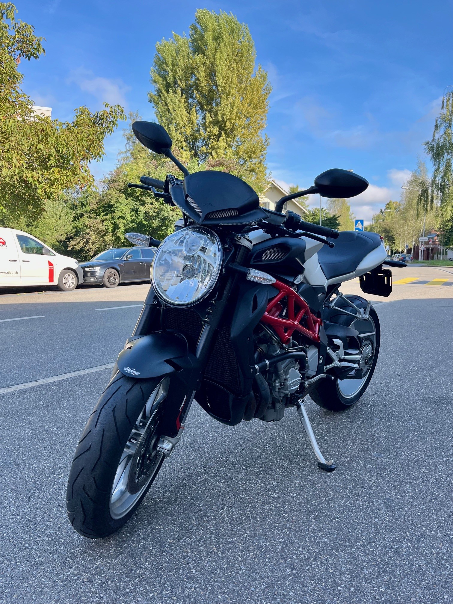 MV AGUSTA B4 Brutale 1090 ABS-showroom-element-2