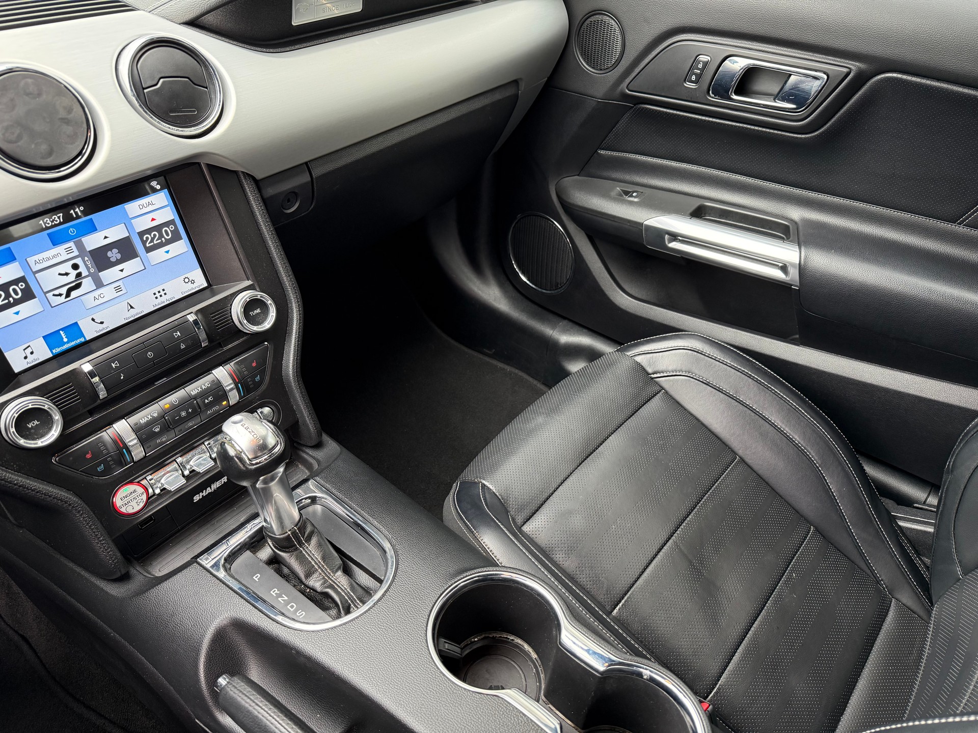 FORD Mustang Fastback 5.0 V8 GT Automat-image-13