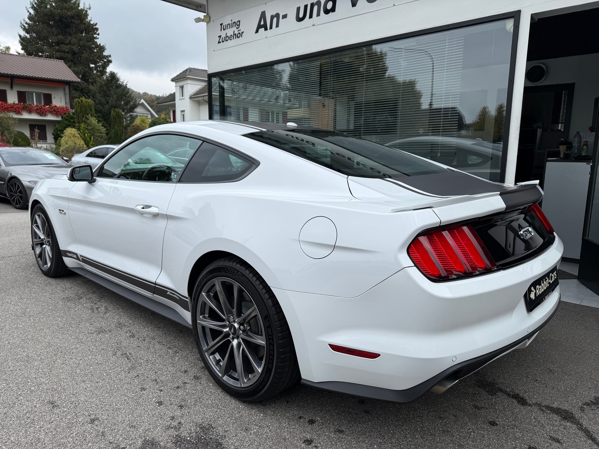 FORD Mustang Fastback 5.0 V8 GT Automat-image-5