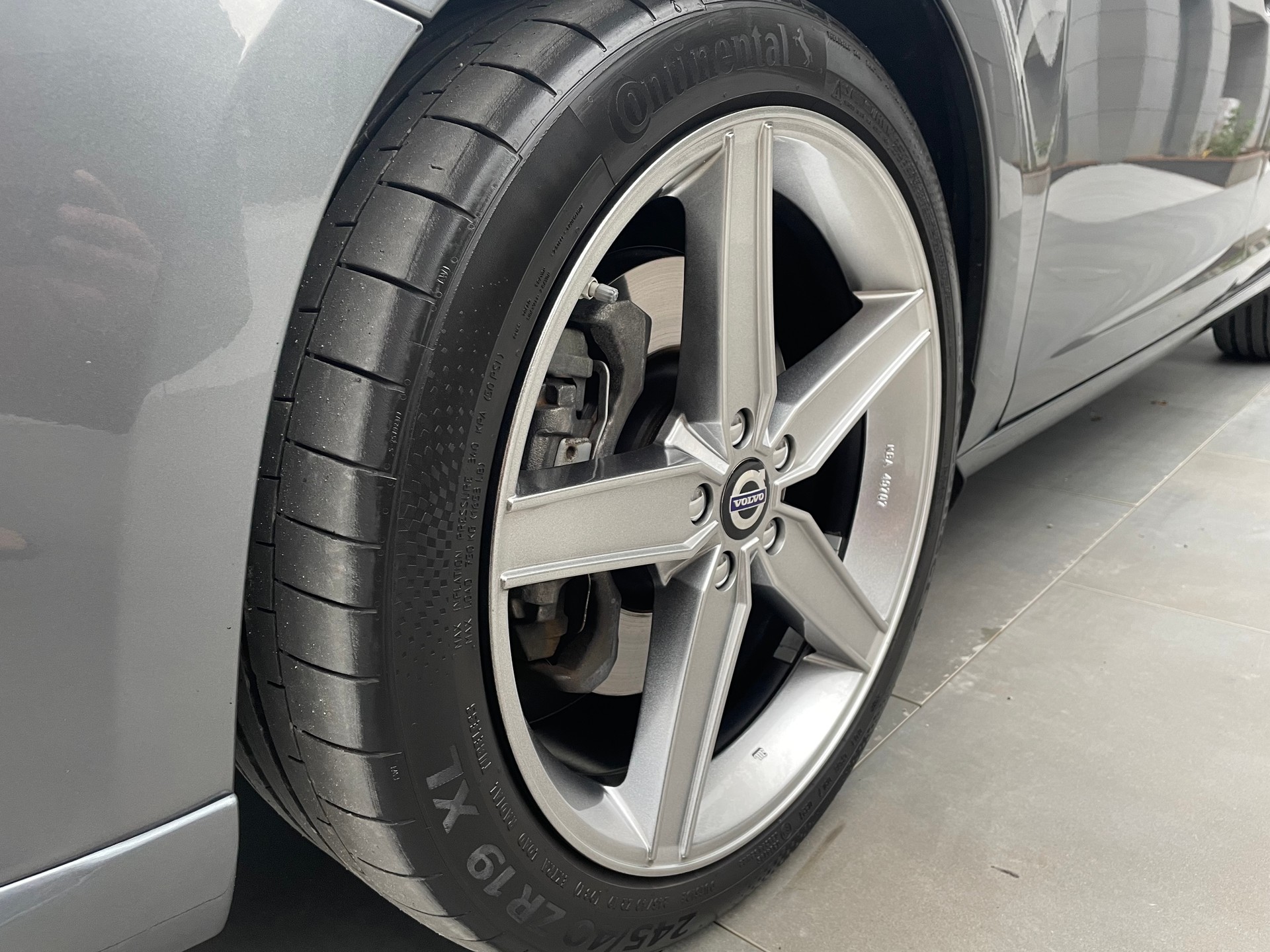 VOLVO 2.4 D6 Summum Pl.Hyb.-image-6