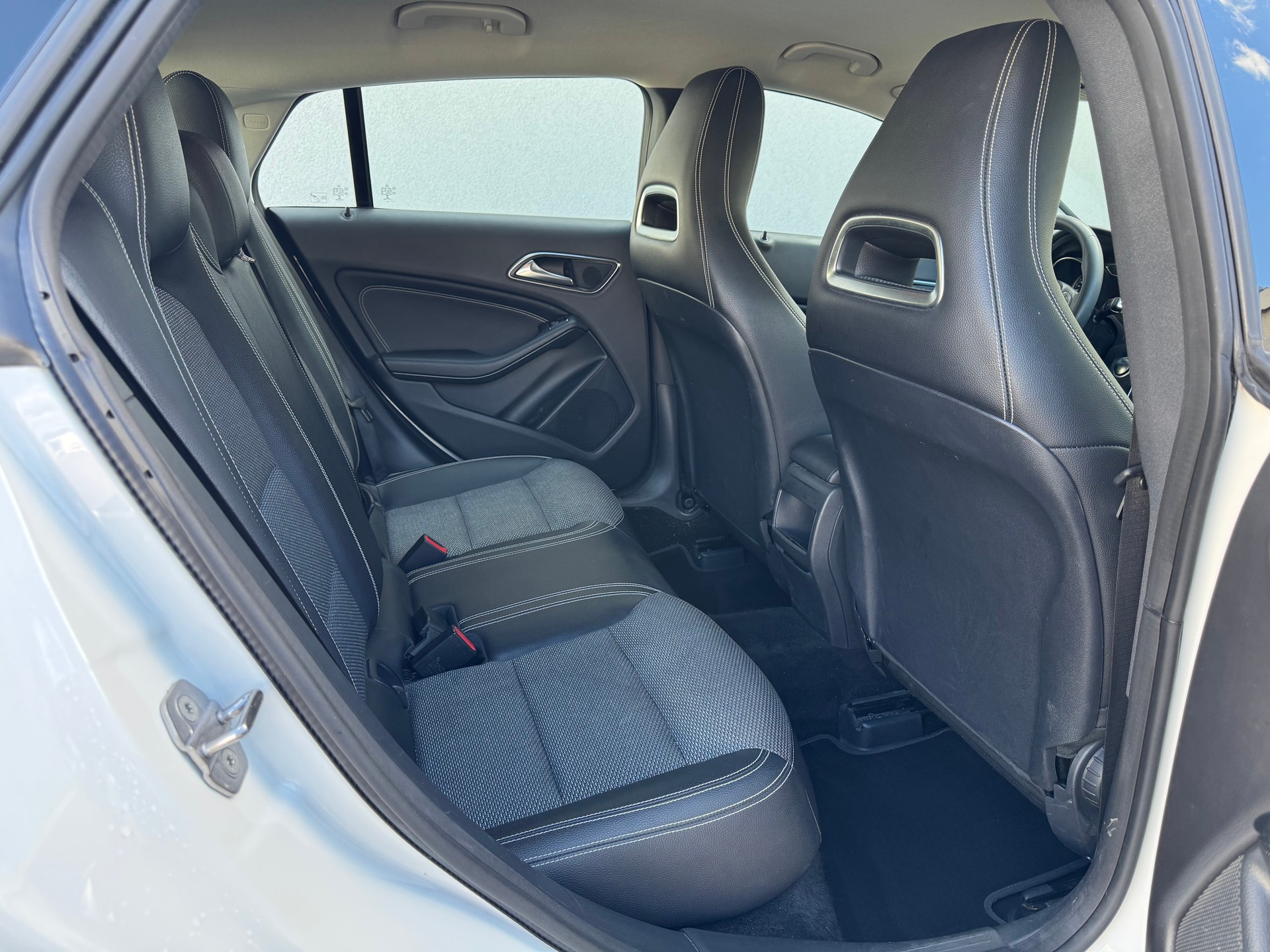 MERCEDES-BENZ CLA Shooting Br. 200 d Swiss Star Urban 4M 7G-DCT-image-15