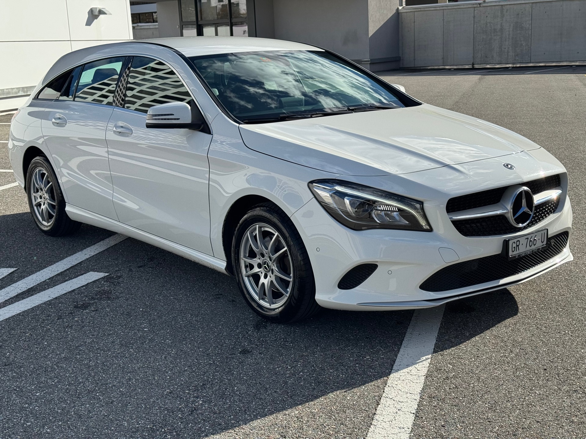 MERCEDES-BENZ CLA Shooting Br. 200 d Swiss Star Urban 4M 7G-DCT-image-7