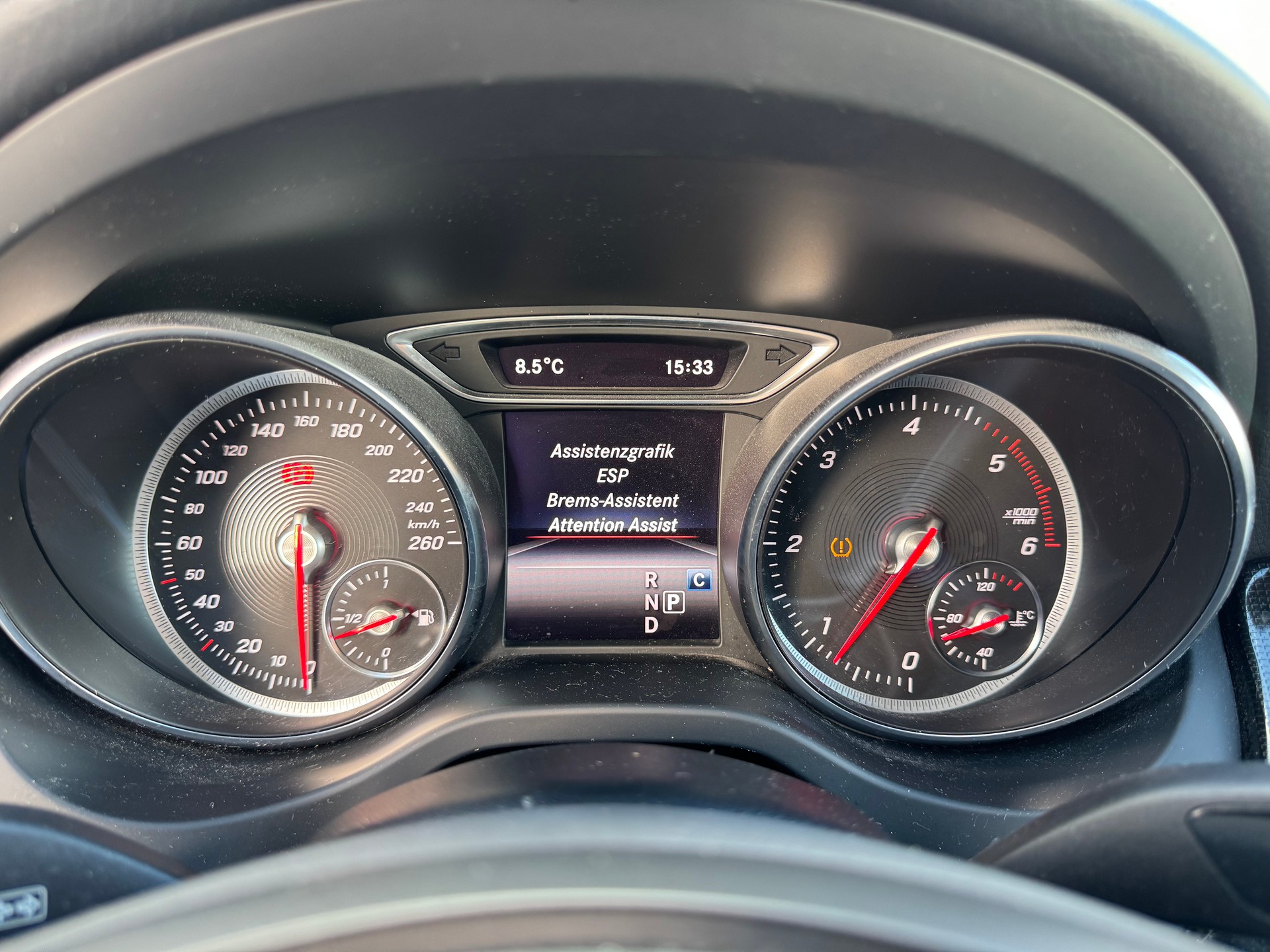 MERCEDES-BENZ CLA Shooting Br. 200 d Swiss Star Urban 4M 7G-DCT-image-29