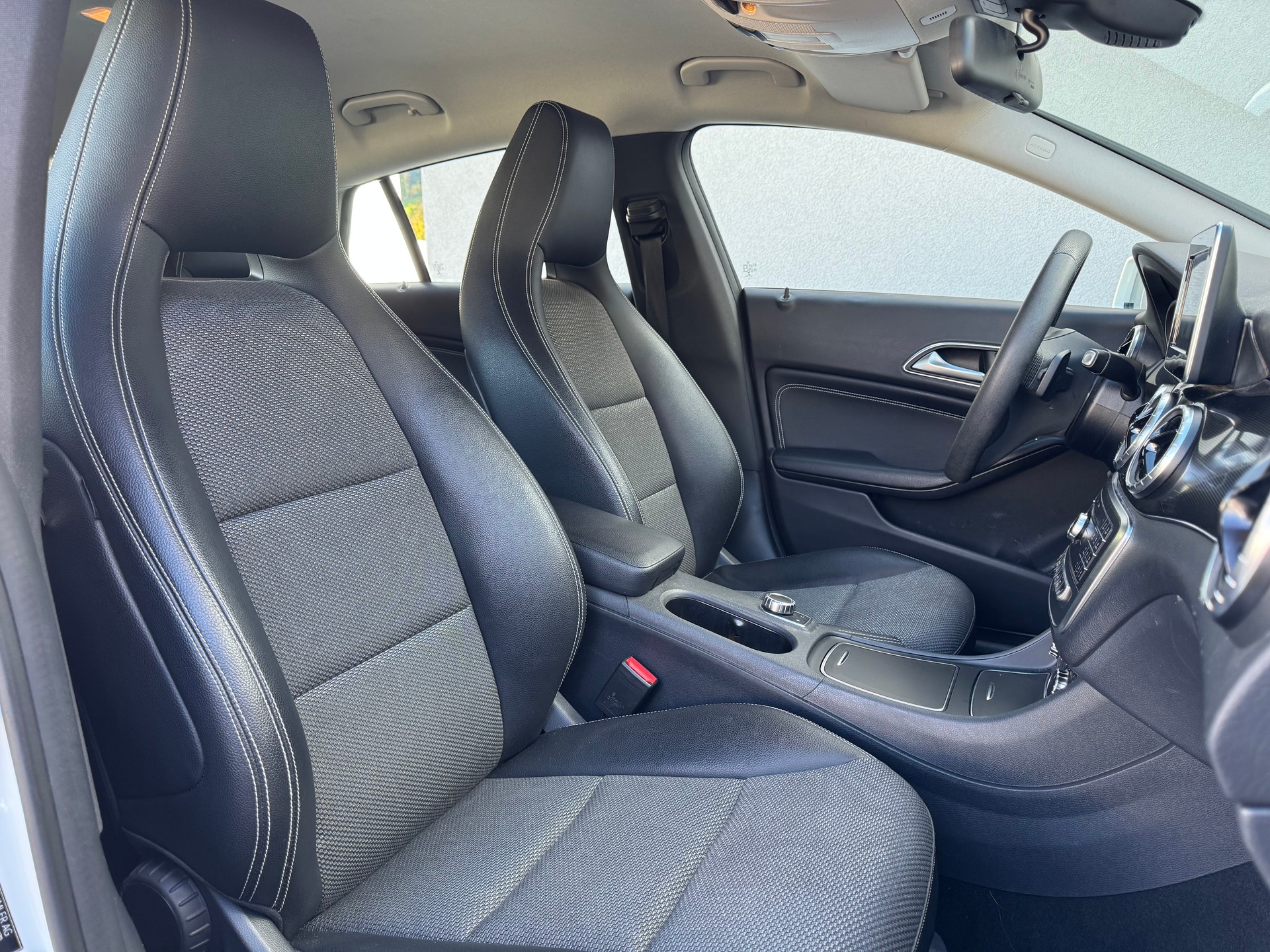 MERCEDES-BENZ CLA Shooting Br. 200 d Swiss Star Urban 4M 7G-DCT-image-19
