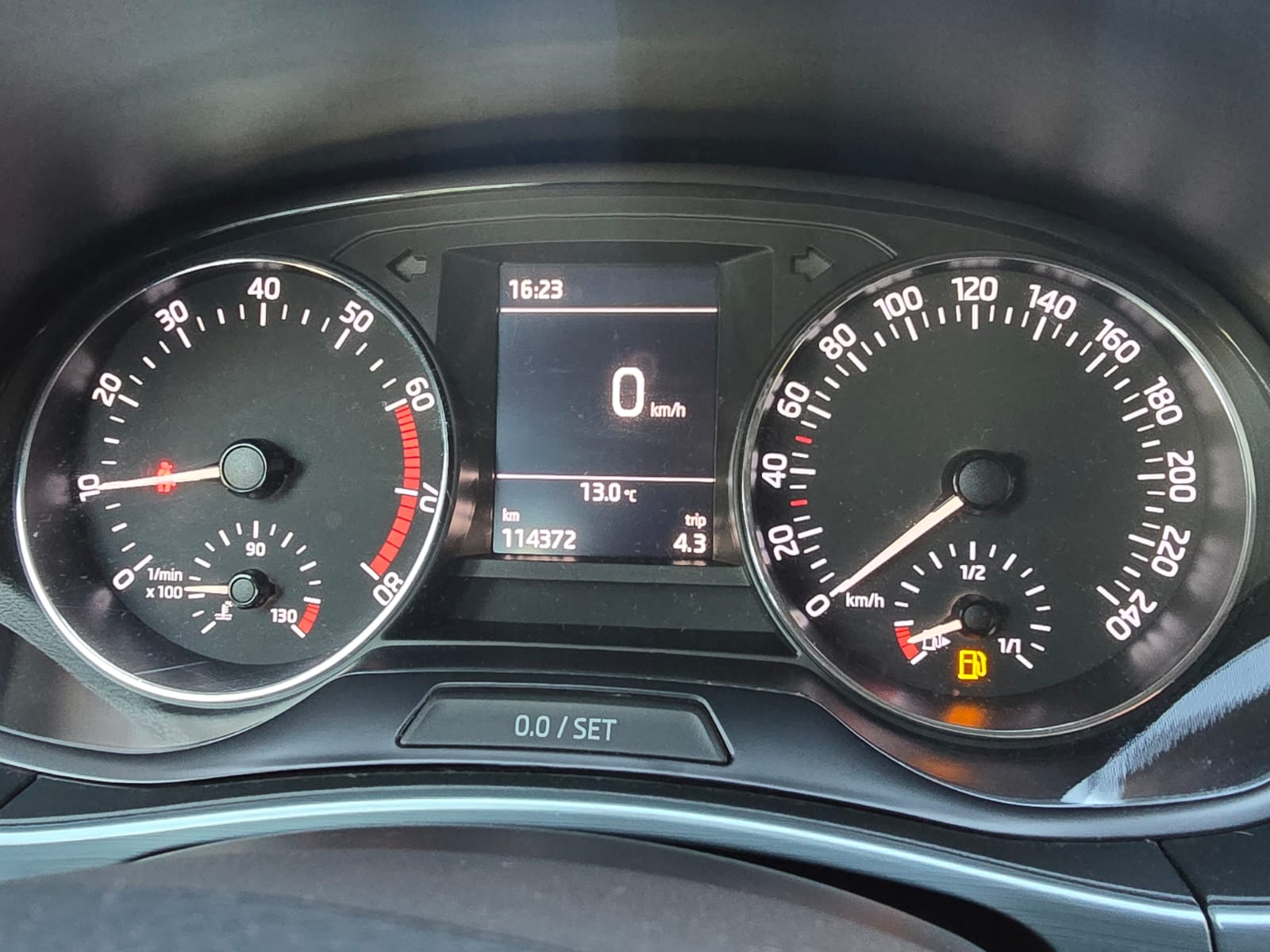 SKODA Fabia 1.0 TSI Swiss Line 25-image-22