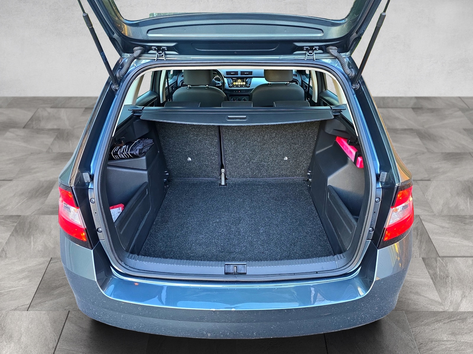 SKODA Fabia 1.0 TSI Swiss Line 25-image-9