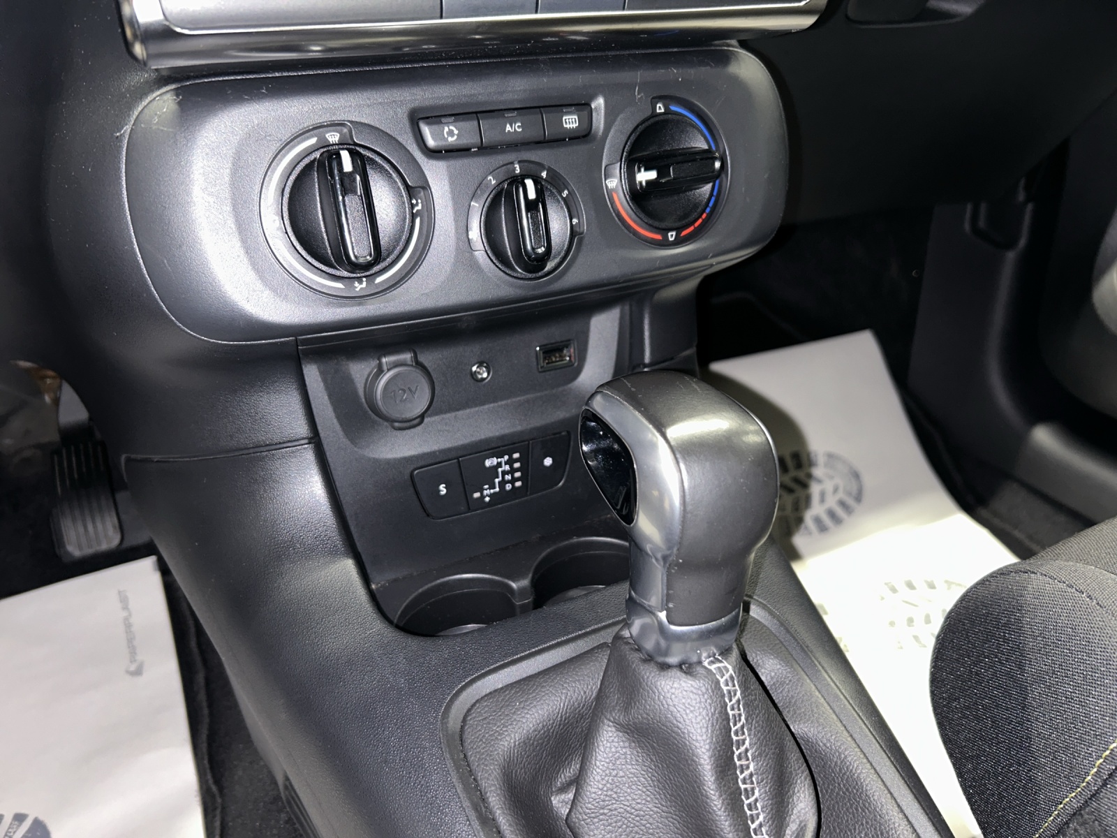 CITROEN C3 1.2i PureTech Feel EAT-image-12