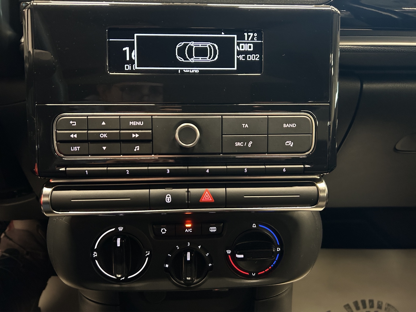 CITROEN C3 1.2i PureTech Feel EAT-image-13