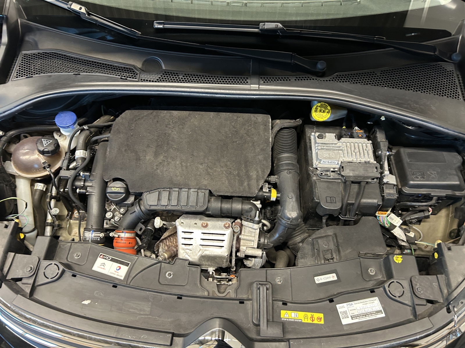 CITROEN C3 1.2i PureTech Feel EAT-image-15