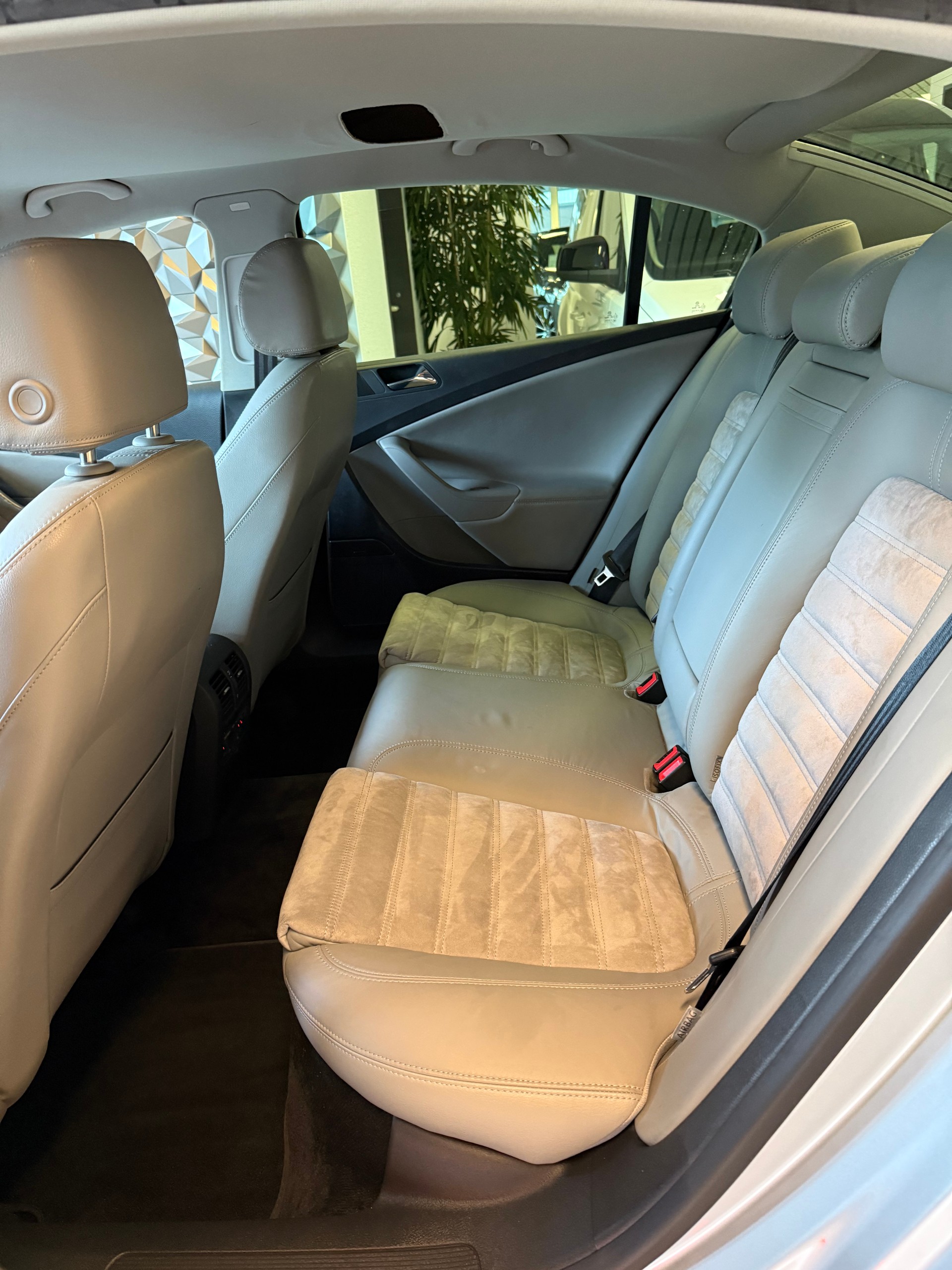 VW Passat 2.0 FSI Highline-image-6
