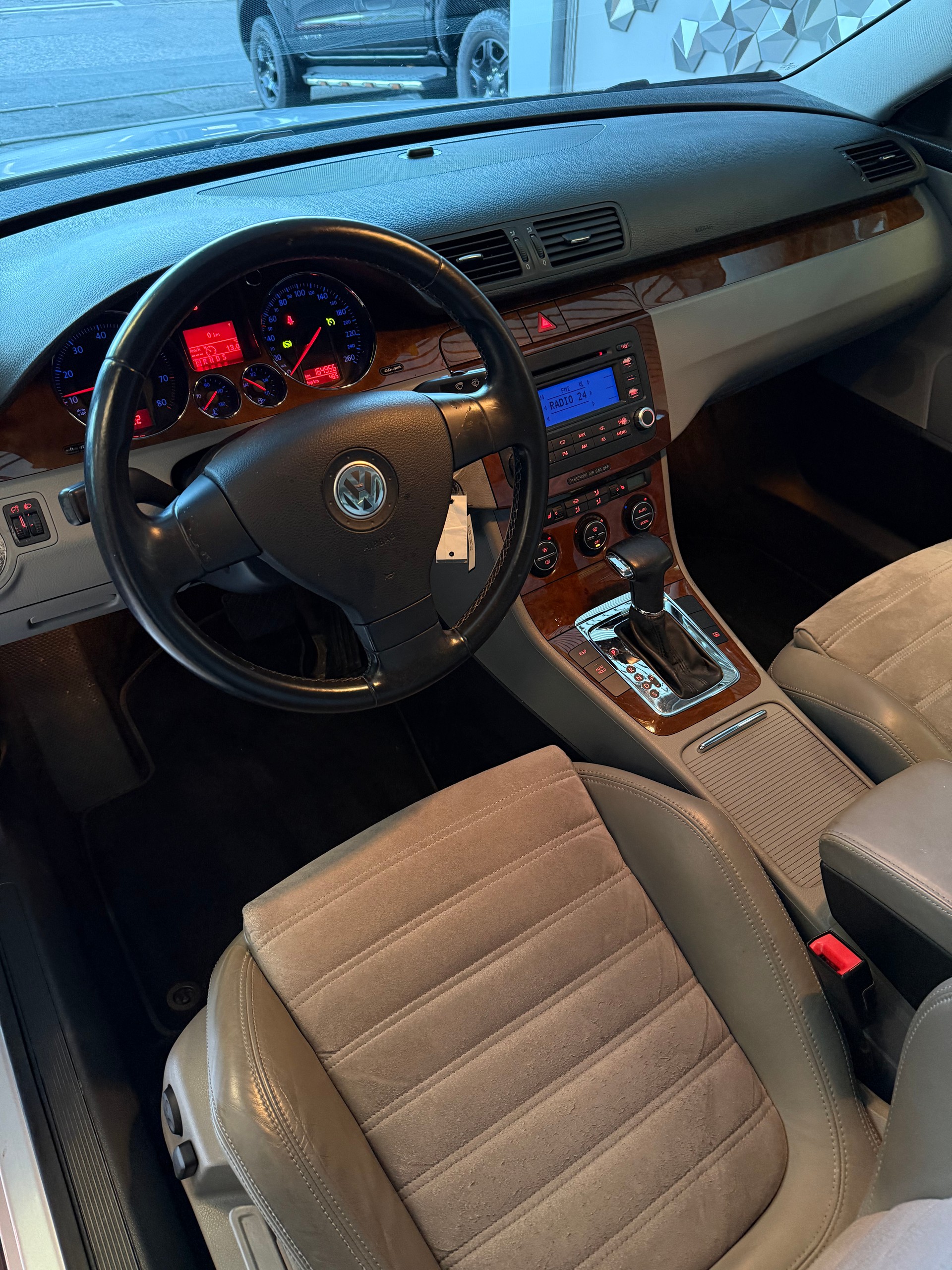 VW Passat 2.0 FSI Highline-image-4