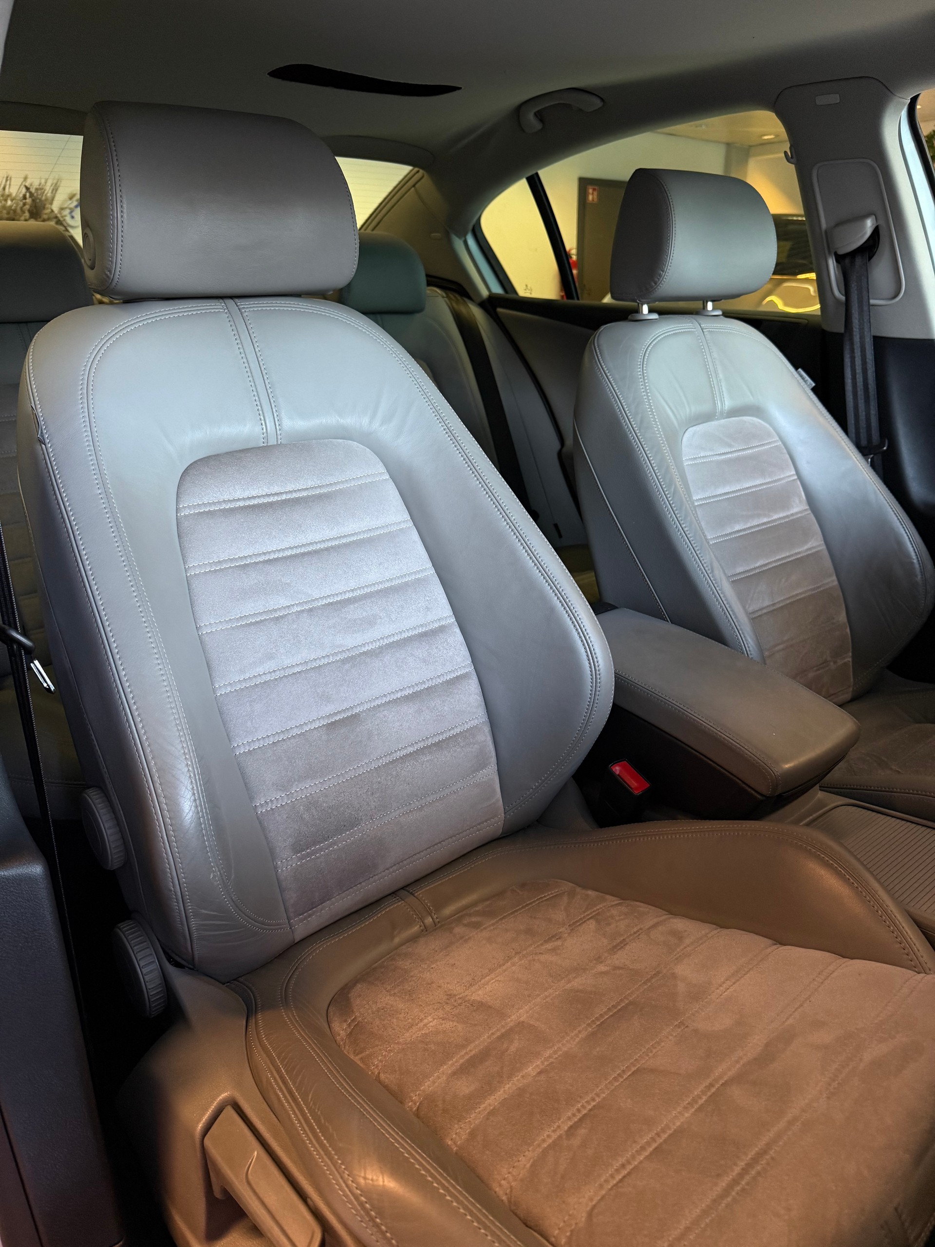 VW Passat 2.0 FSI Highline-image-8