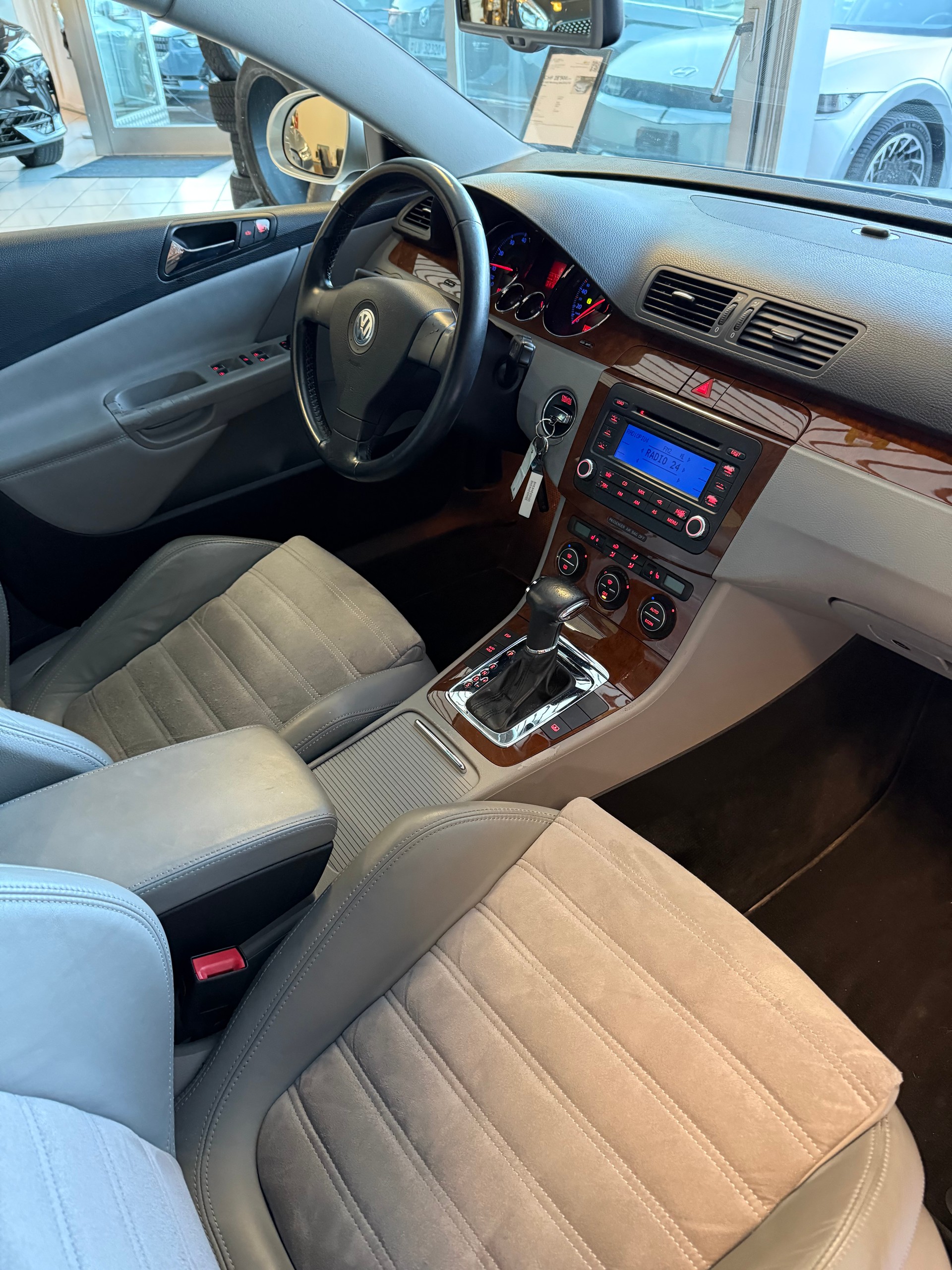 VW Passat 2.0 FSI Highline-image-9