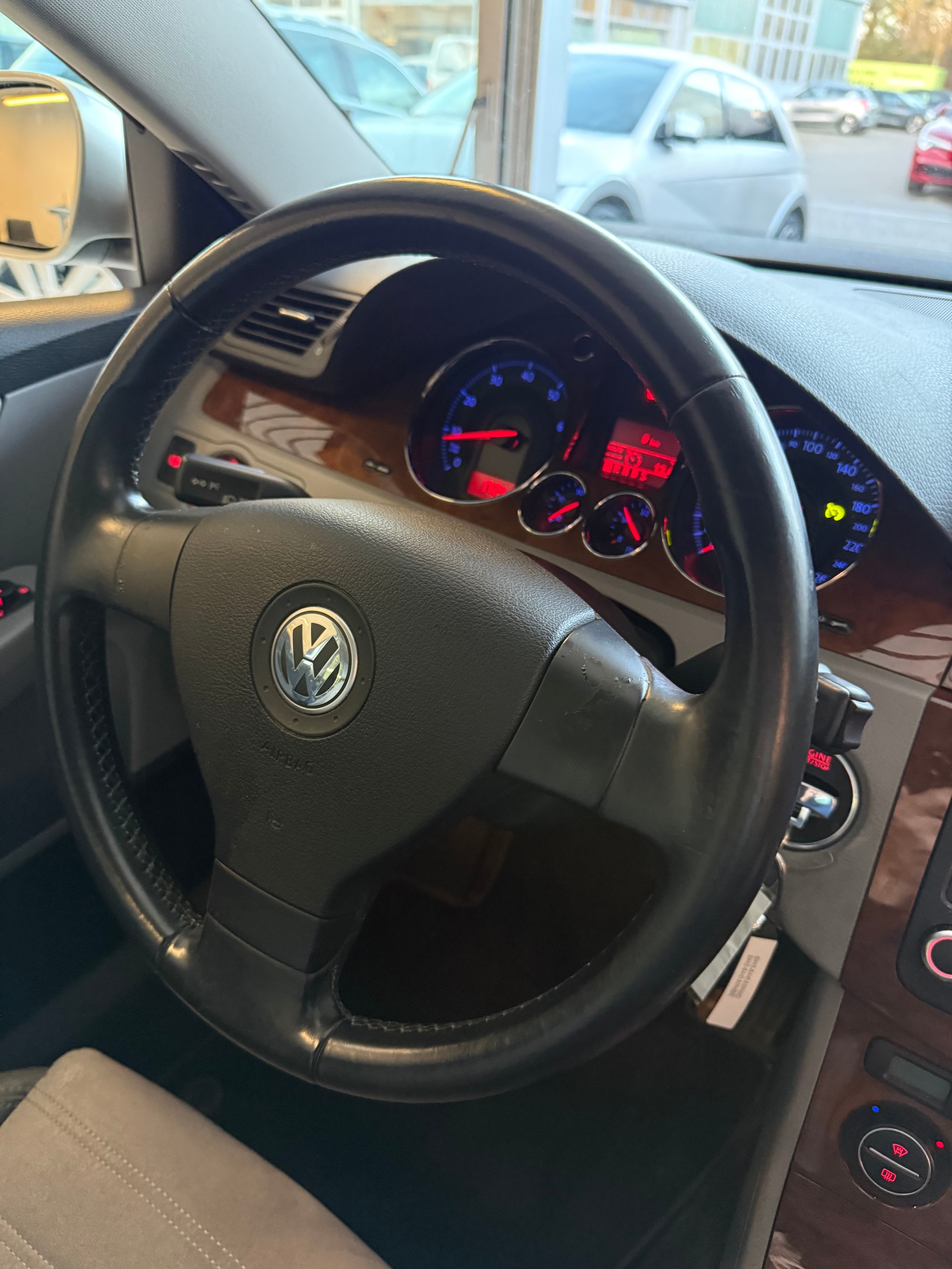 VW Passat 2.0 FSI Highline-image-10