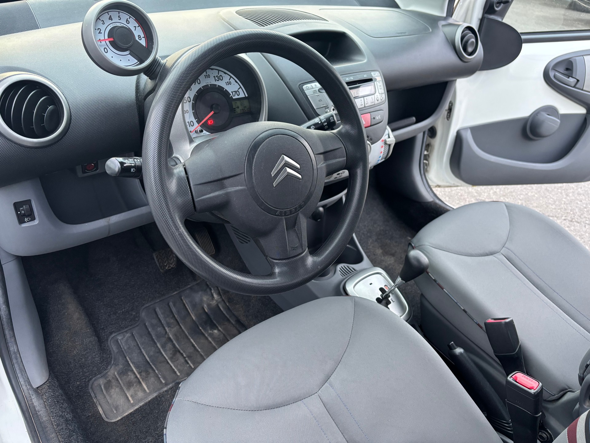 CITROEN C1 1.0i Séduction EGS AUTOMATIQUE-image-8
