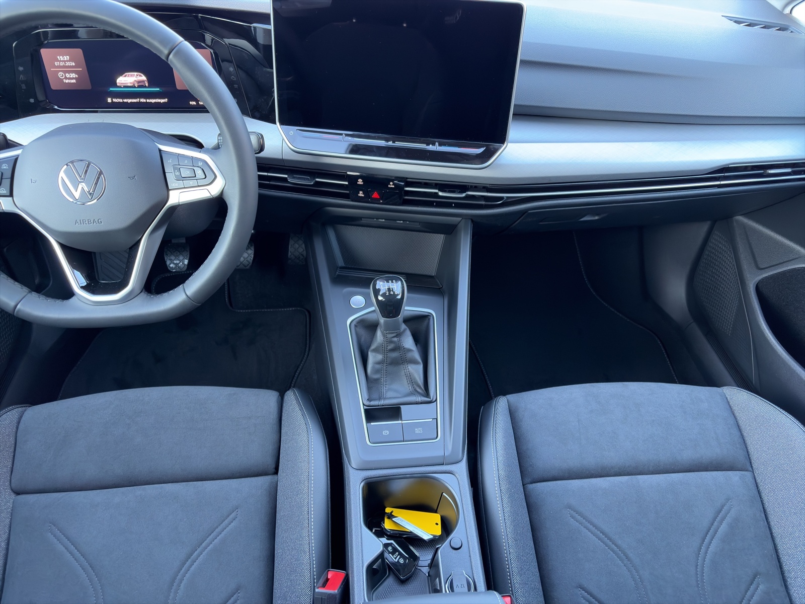 VW Golf 1.5 TSI Basis-image-11
