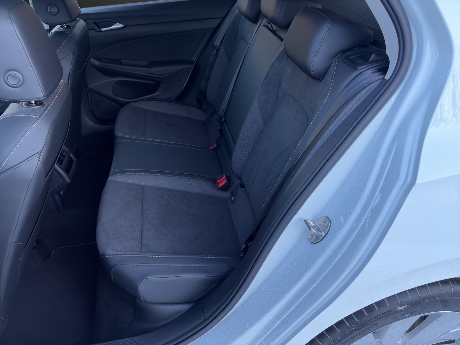 VW Golf 1.5 TSI Basis-image-8