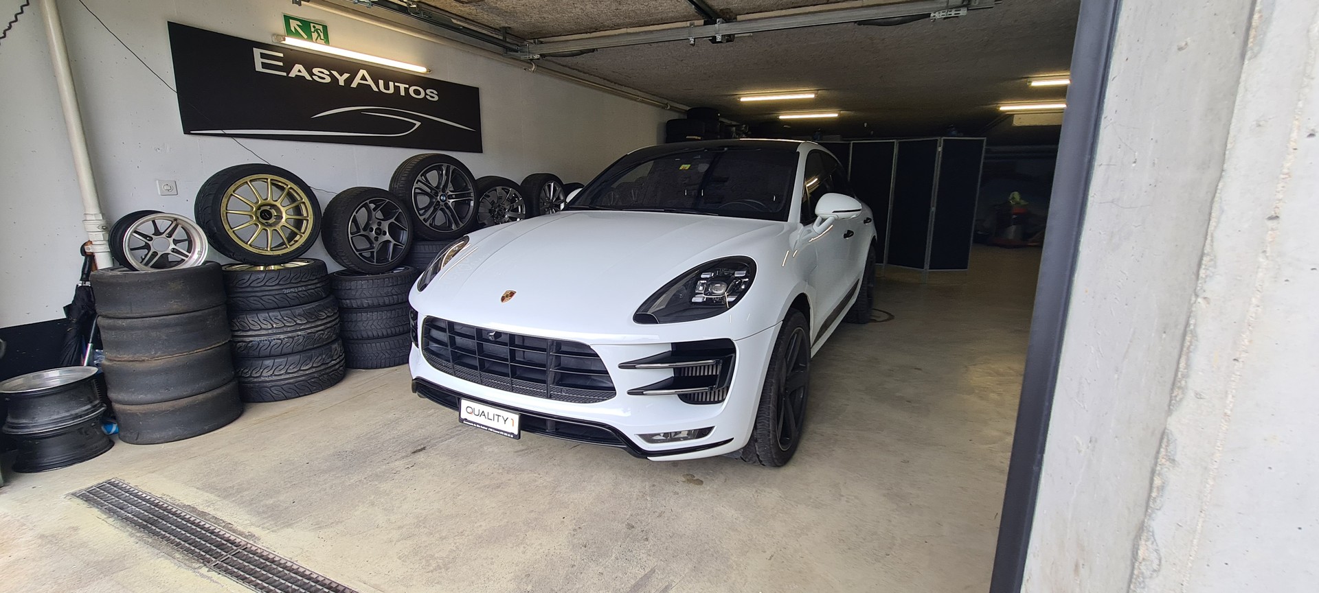 PORSCHE Macan Turbo Performance PDK-image-3