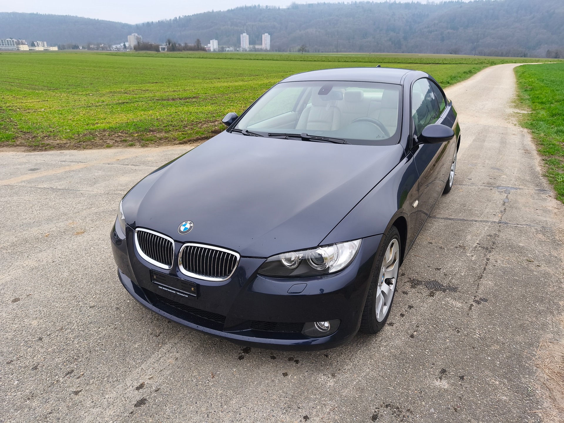 BMW 330i xDrive Coupé-image-0